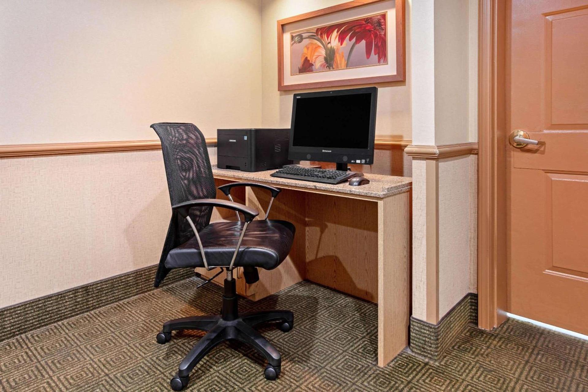 La Quinta by Wyndham Dallas DFW Airport North photo 10