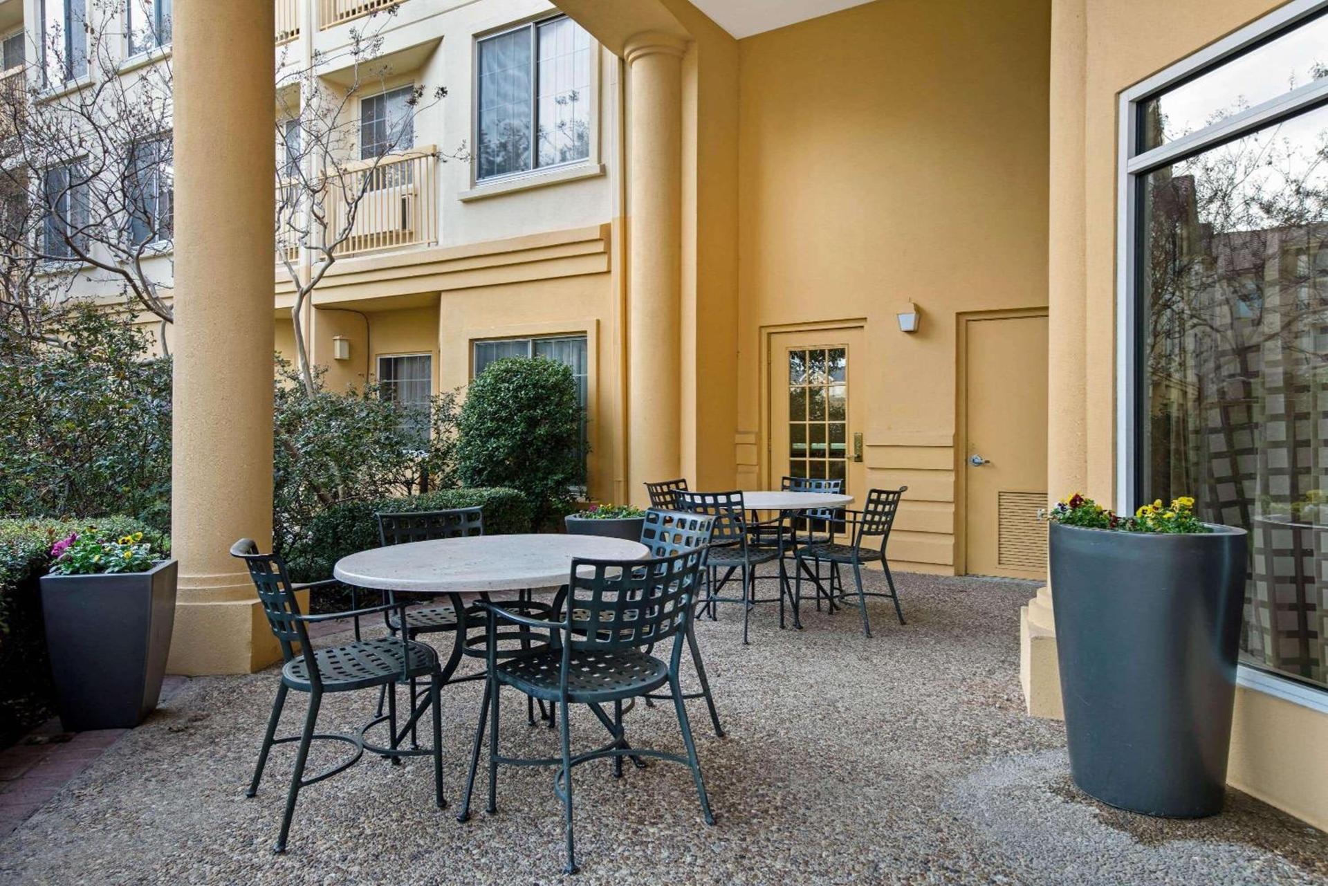La Quinta by Wyndham Dallas DFW Airport North photo 18