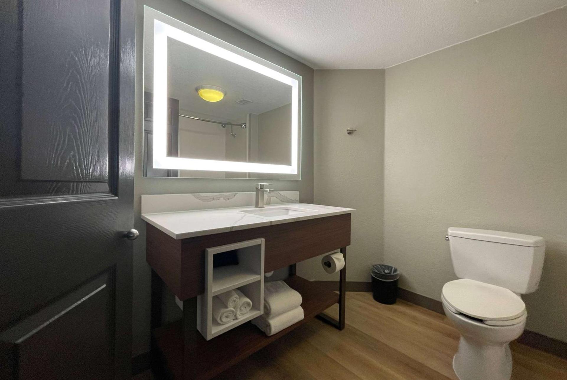 La Quinta by Wyndham Dallas DFW Airport North photo 21