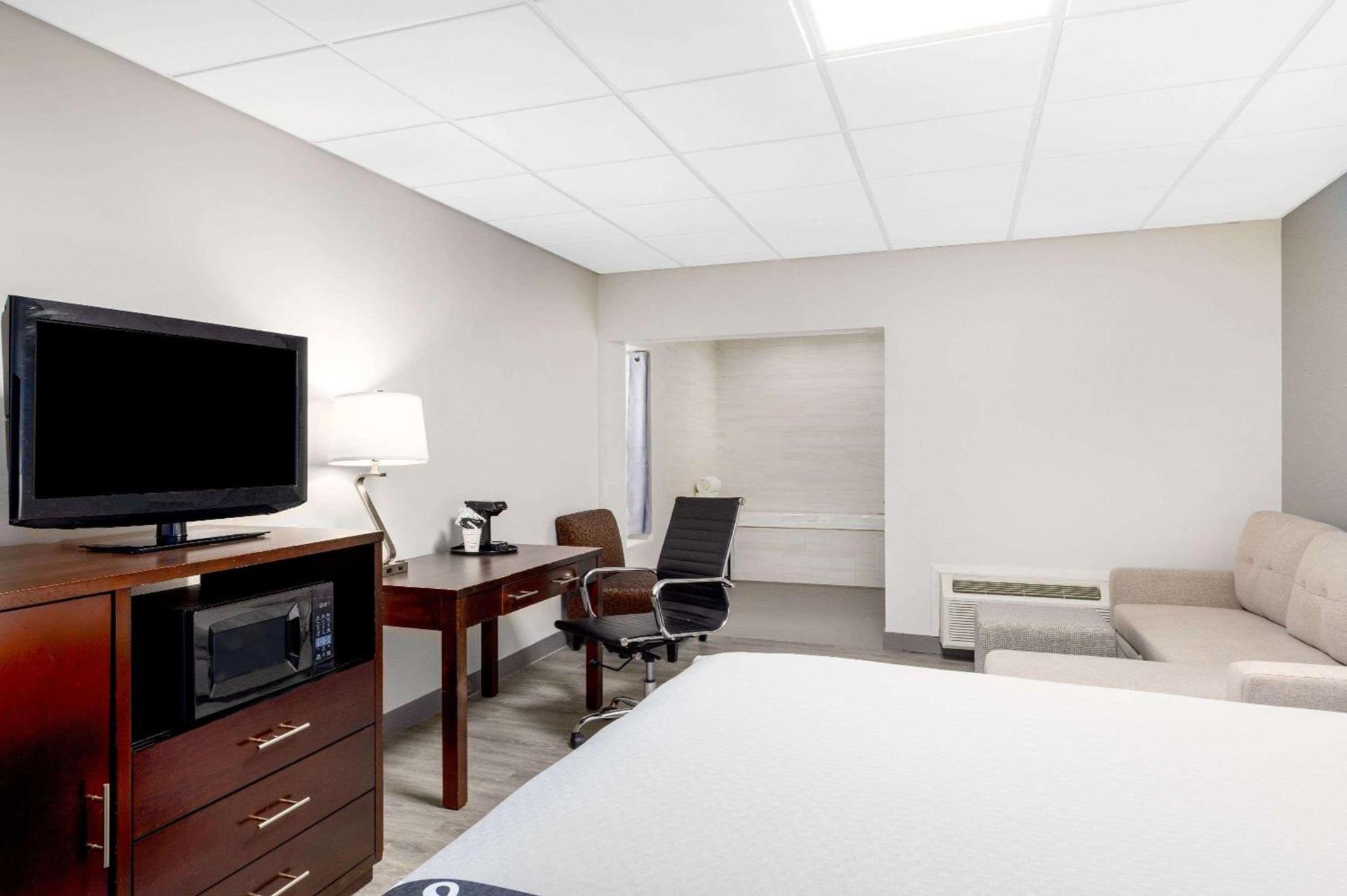 La Quinta Inn by Wyndham Lynnwood photo 21
