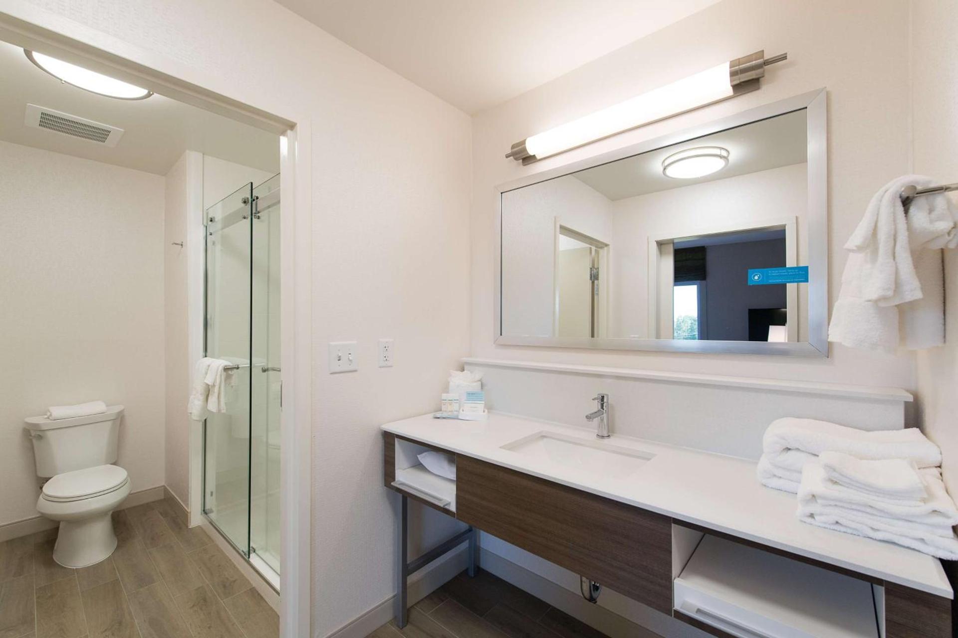 Hampton Inn and Suites Fayetteville, NC photo 27