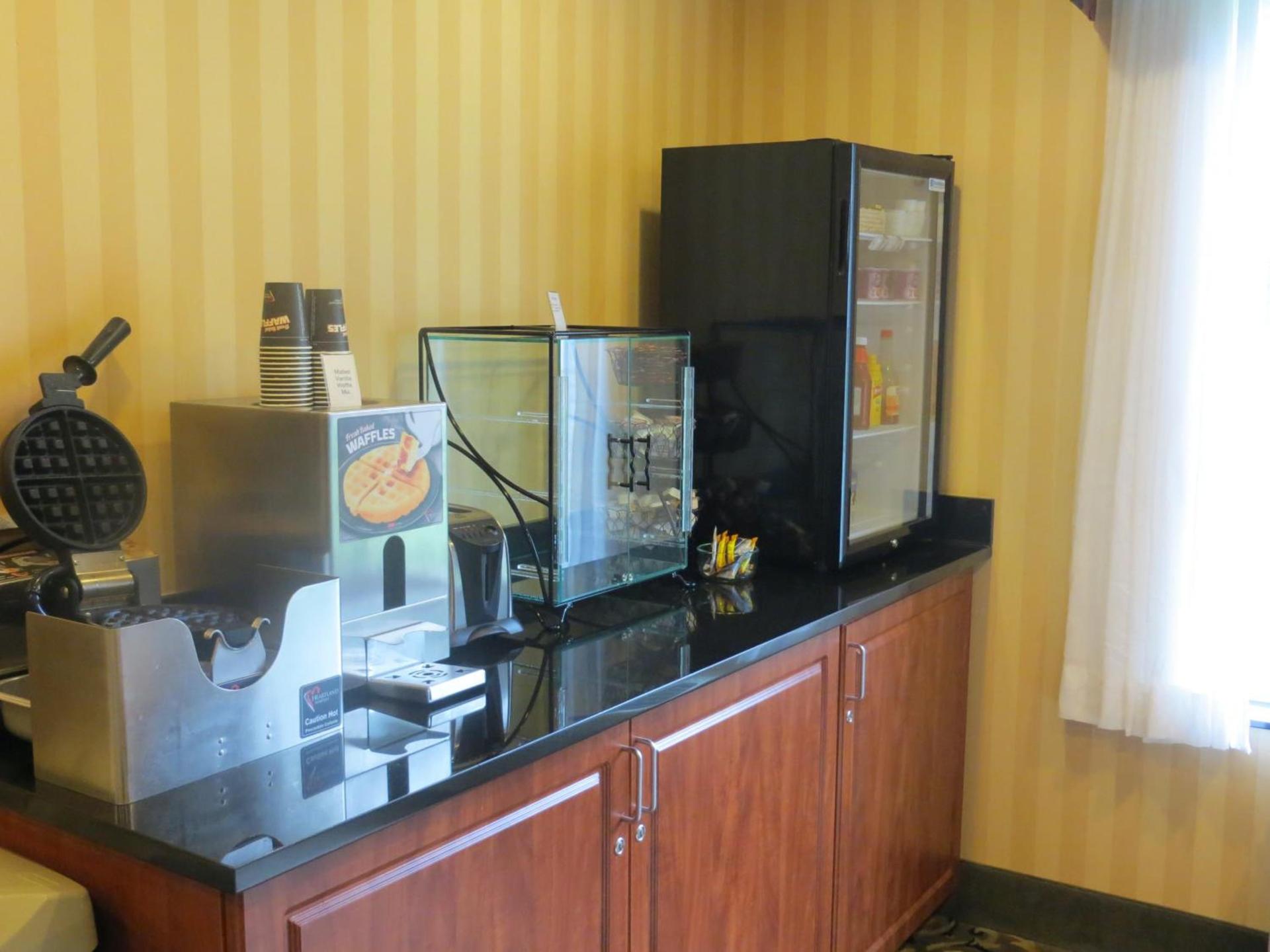Cobblestone Inn & Suites - Brillion photo 26