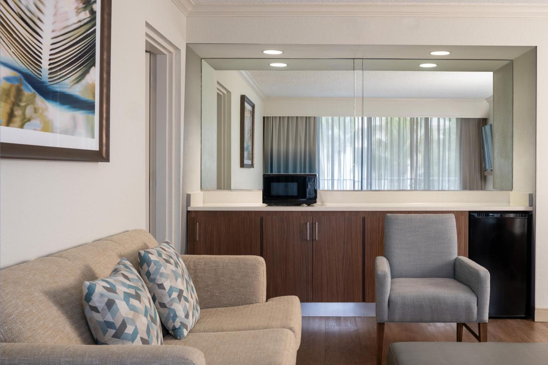 Courtyard by Marriott - Naples photo 17