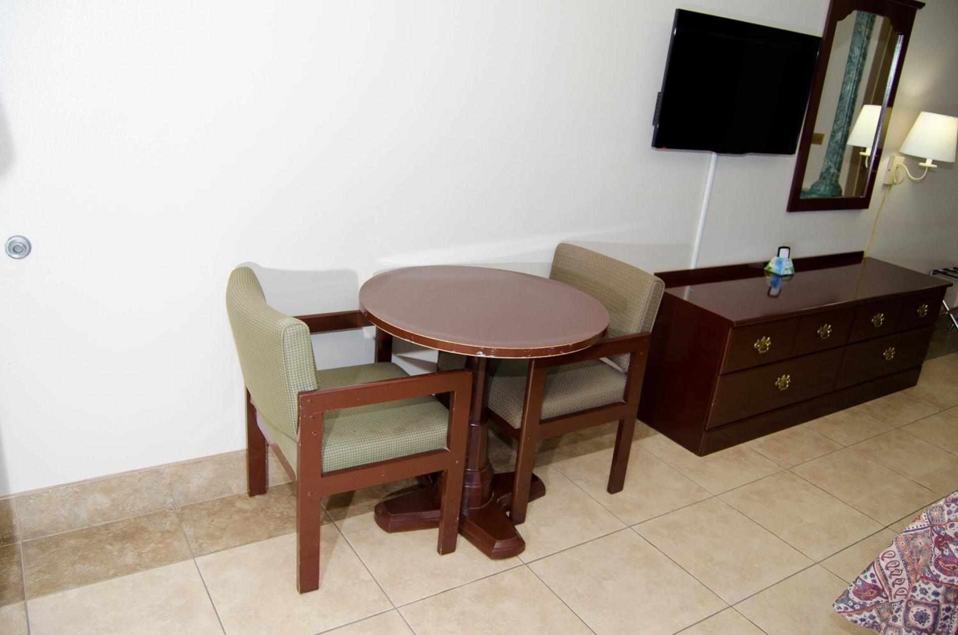 Texas Inn and Suites City Center at University Dr. photo 49