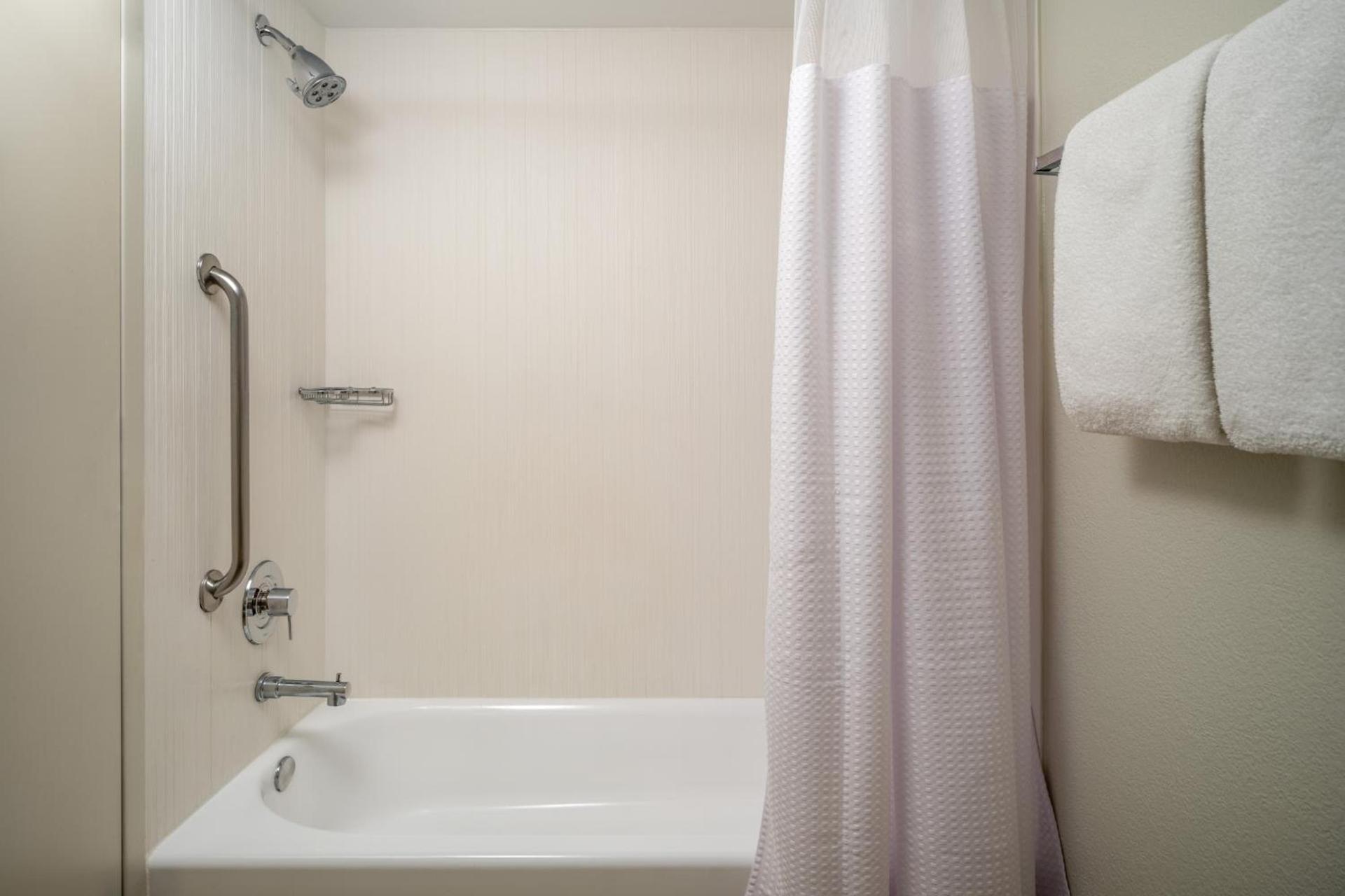 Courtyard by Marriott - Naples photo 27