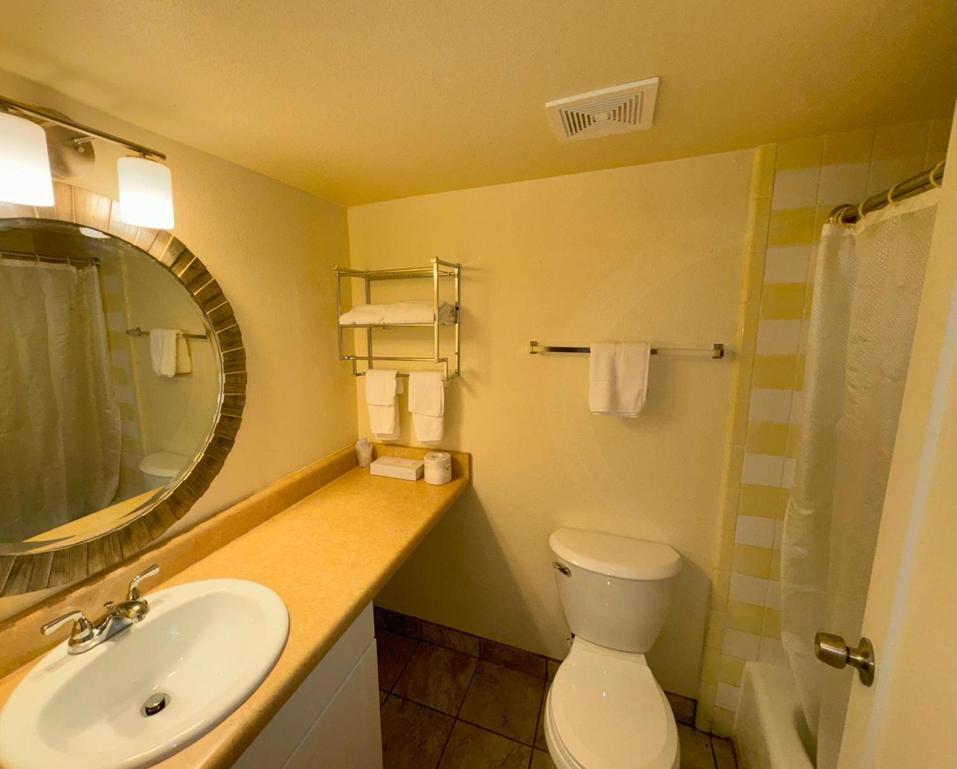 Big Chile Inn & Suites photo 8
