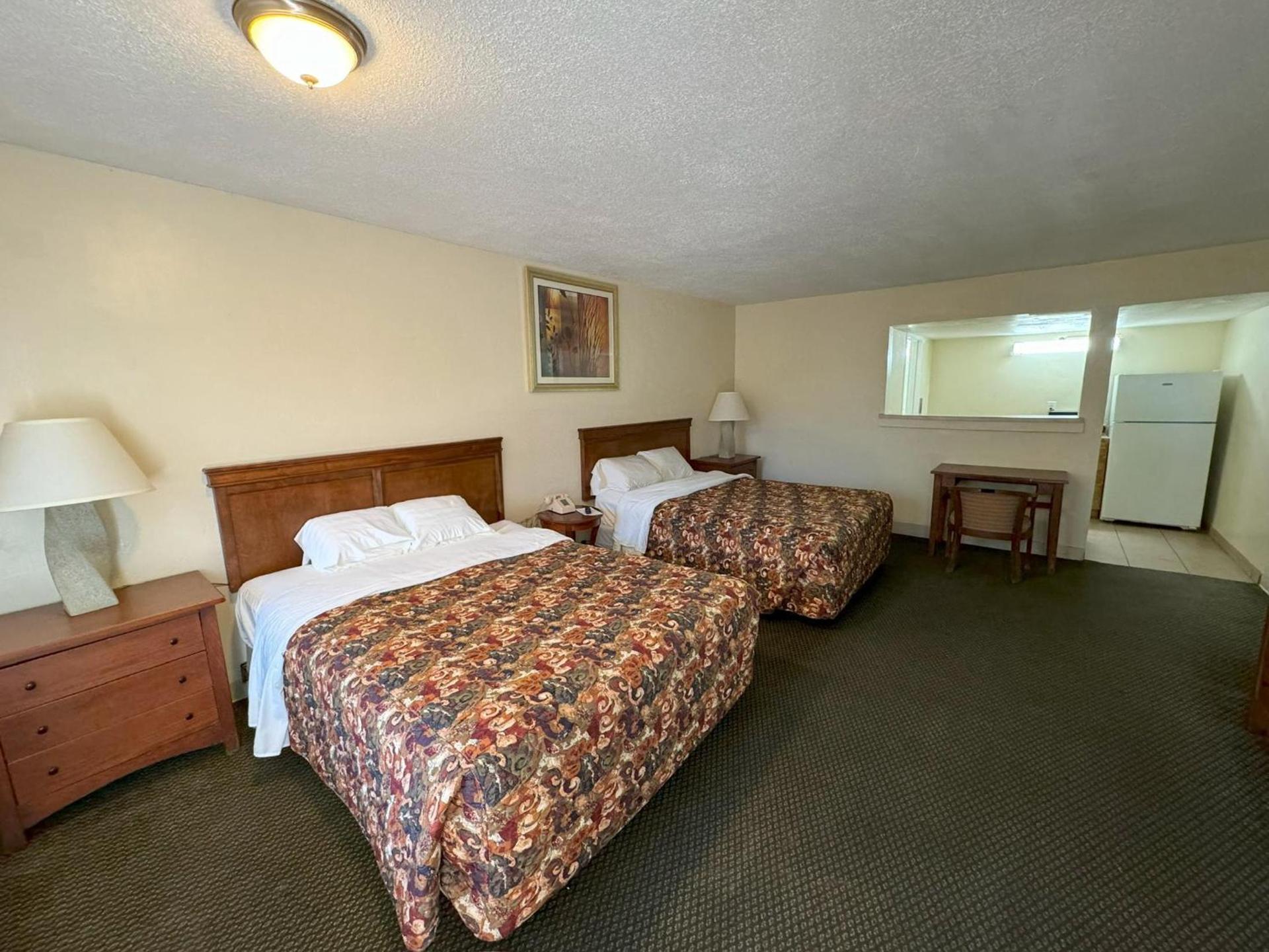 Big Chile Inn & Suites photo 12