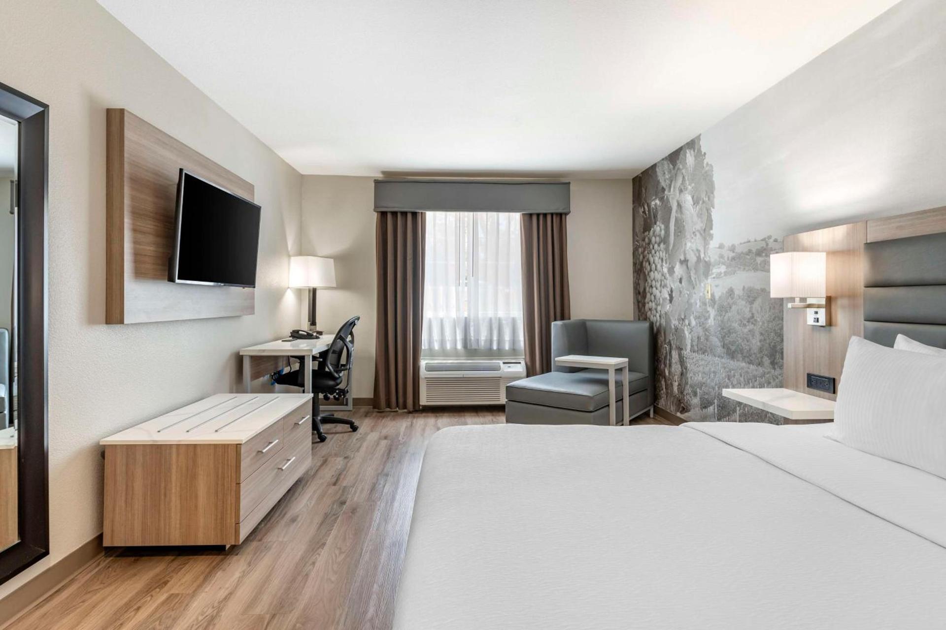 Best Western Plus Vineyard Inn photo 28