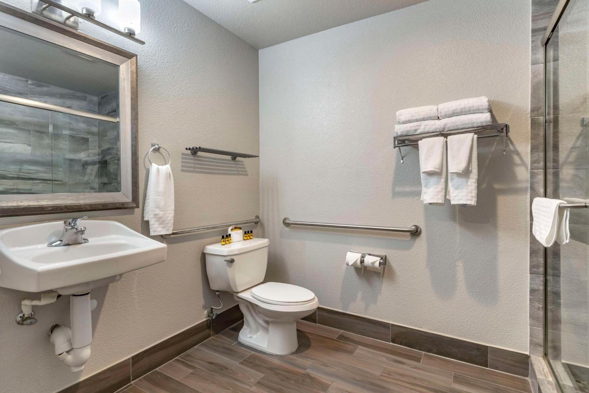 Best Western Plus Vineyard Inn photo 52