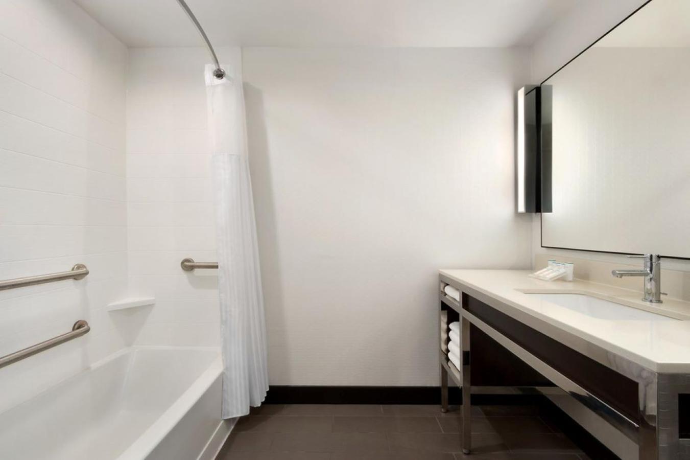 Hilton Garden Inn Medford photo 38