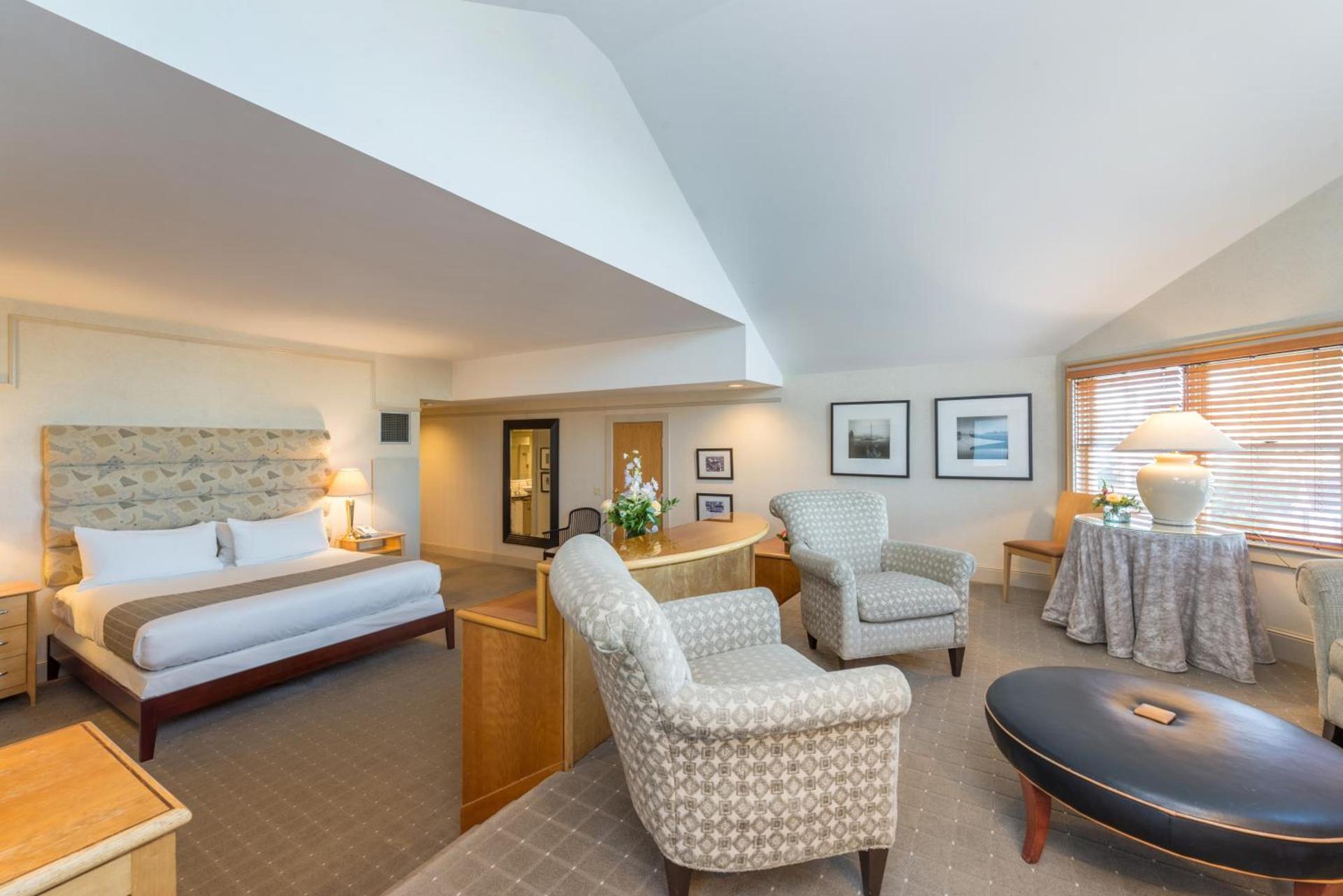 Breakwater Inn photo 11