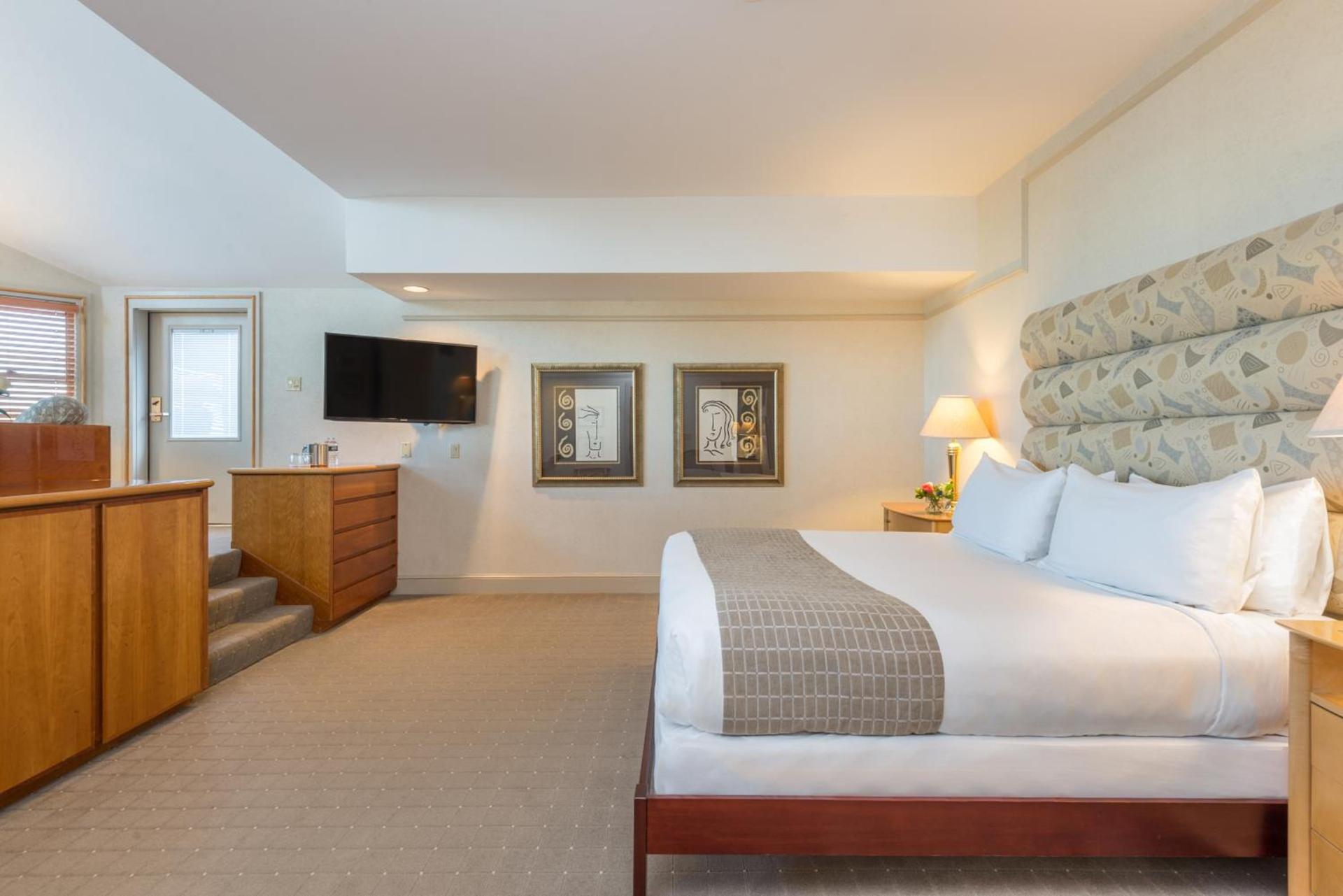 Breakwater Inn photo 12