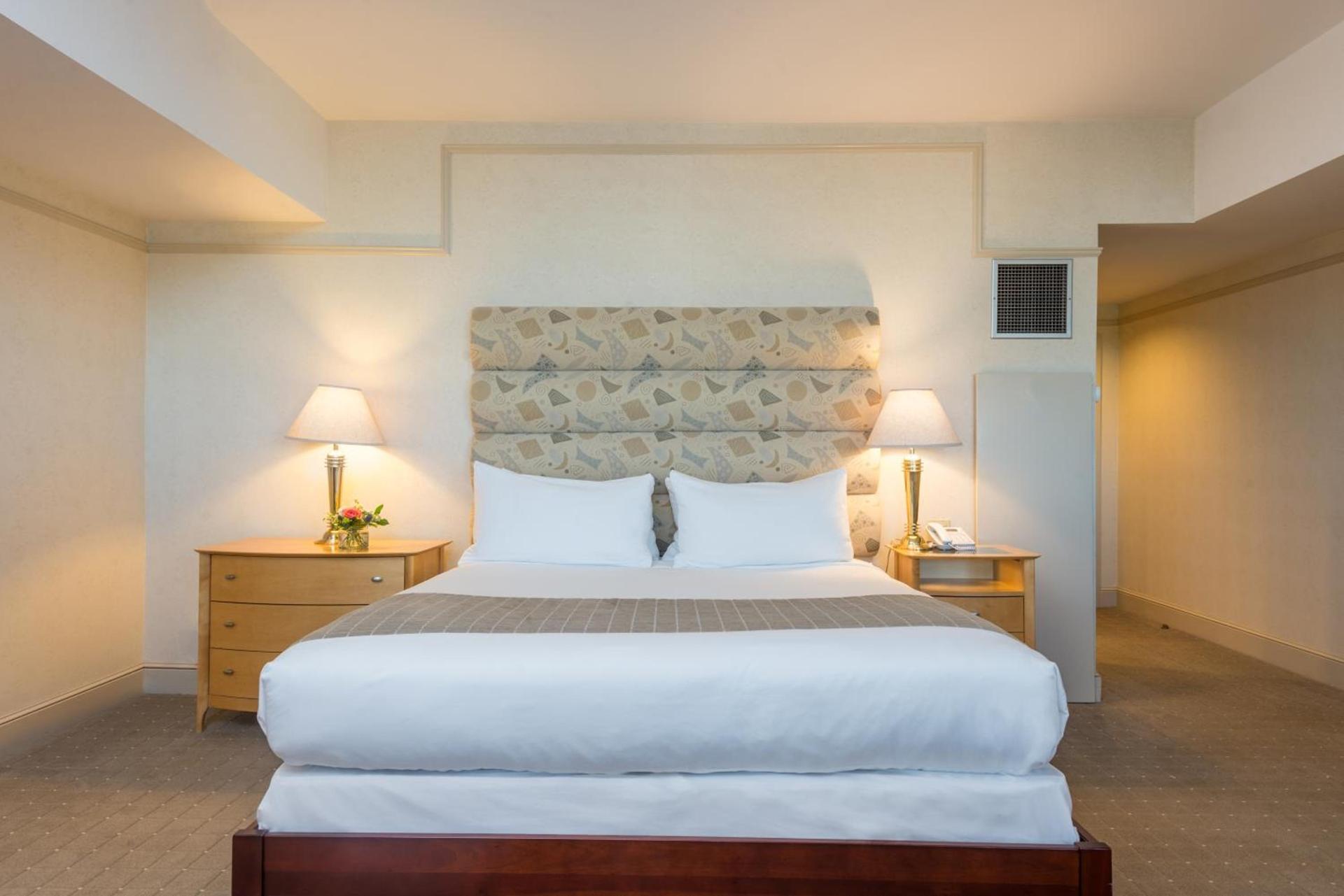 Breakwater Inn photo 13