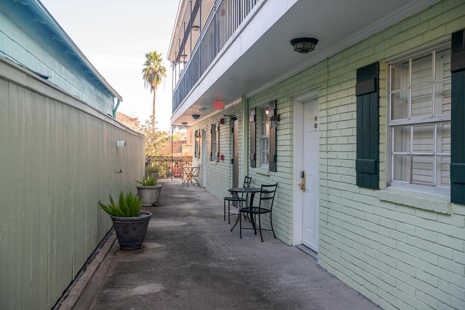 French Quarter Suites Hotel photo 9
