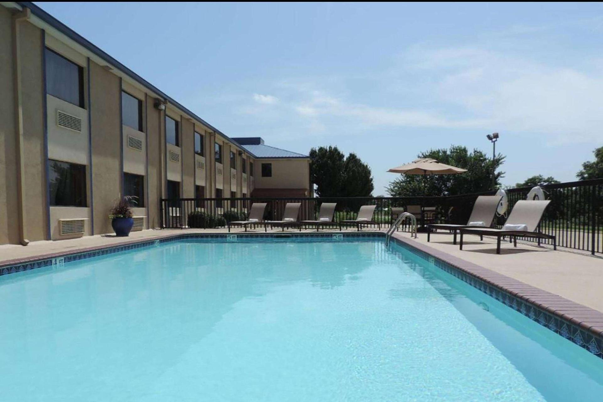 Baymont by Wyndham Ardmore I-35 photo 5