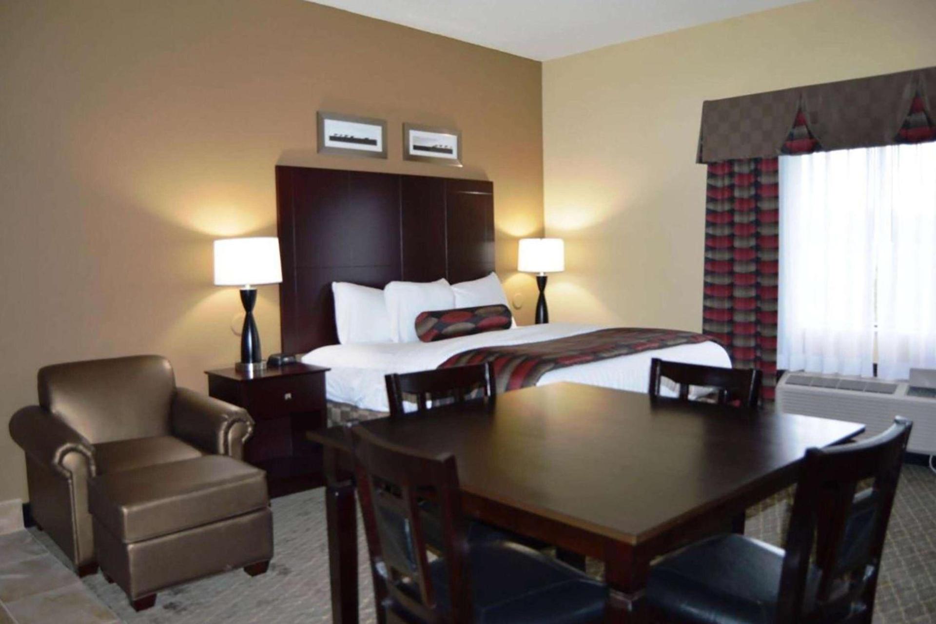 Baymont by Wyndham Ardmore I-35 photo 11