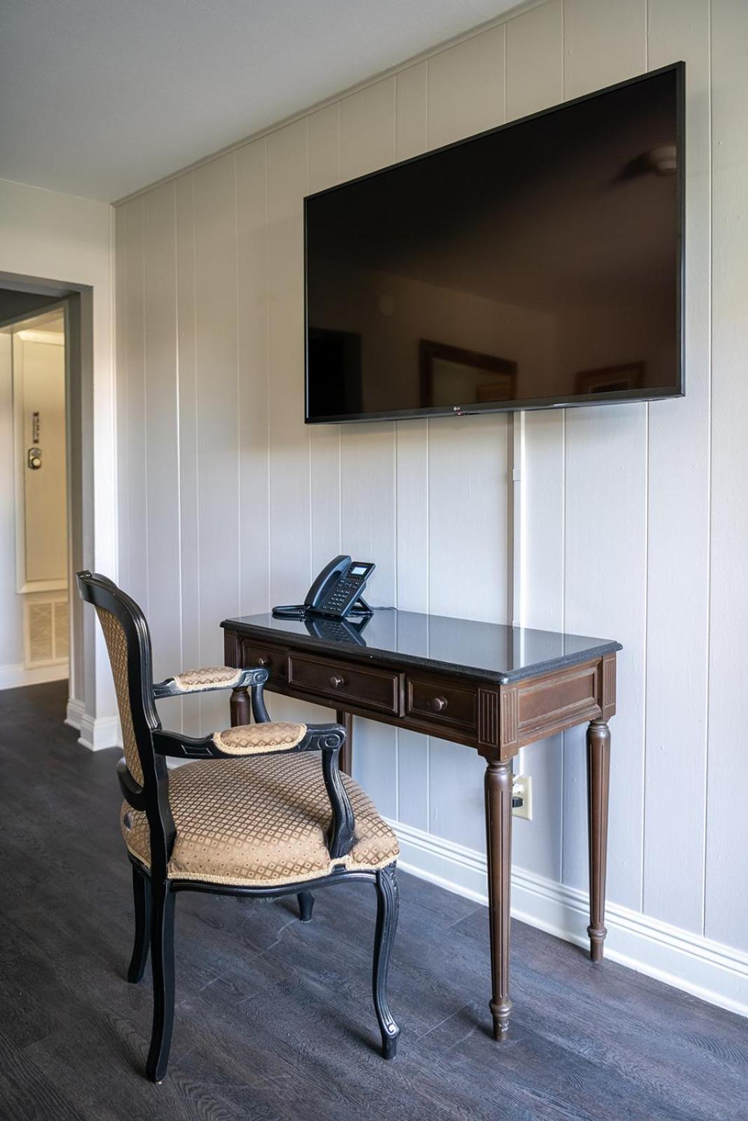French Quarter Suites Hotel photo 79