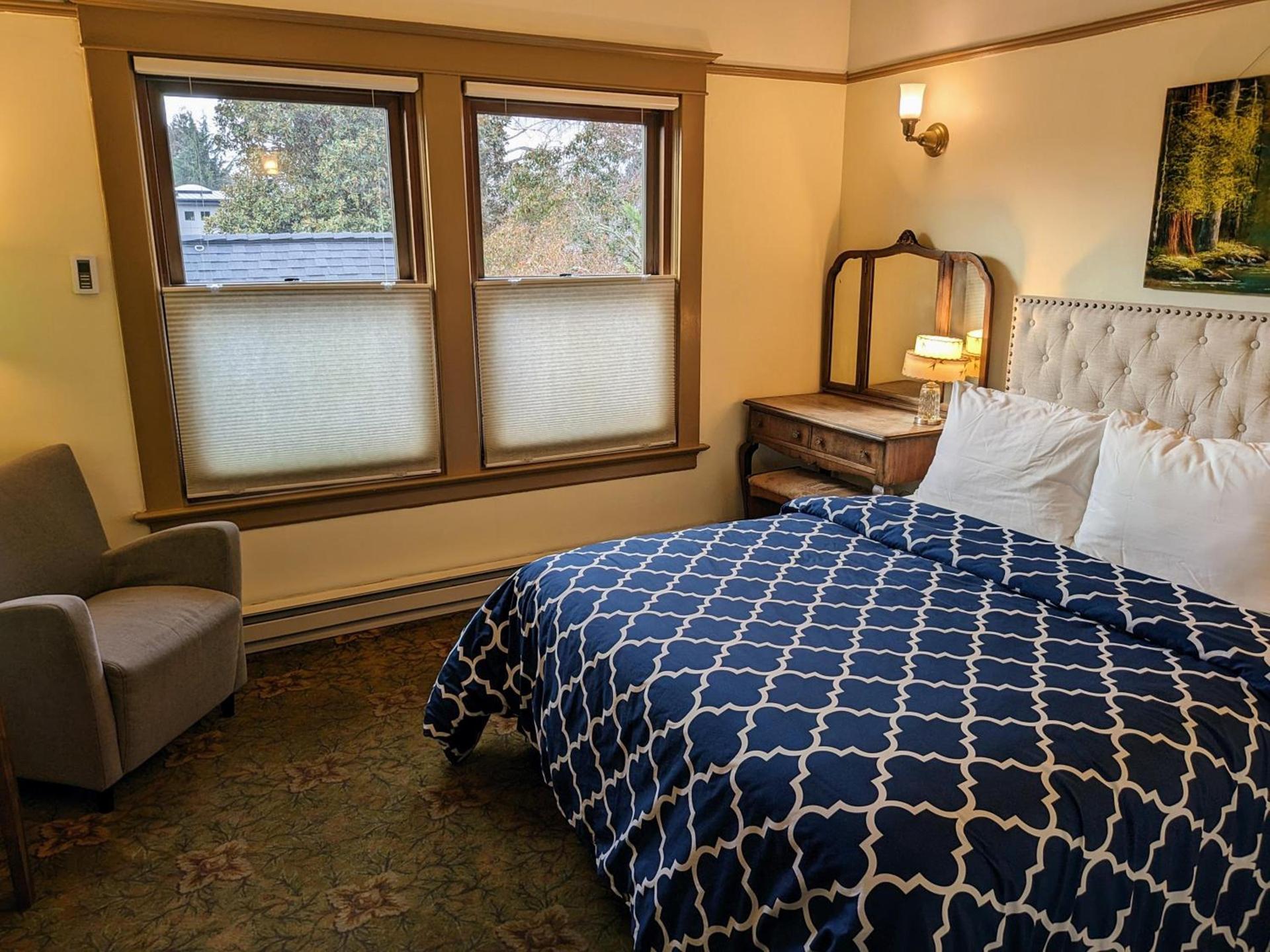 Bluebird Guesthouse photo 29