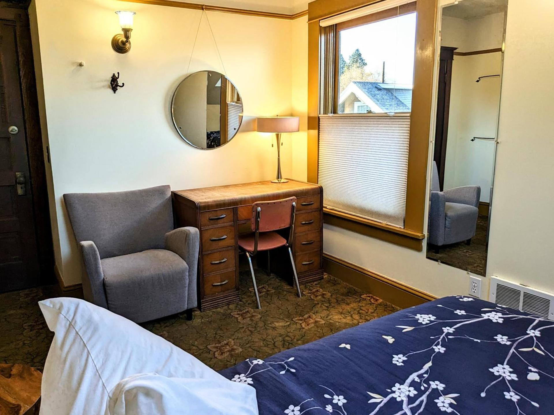 Bluebird Guesthouse photo 39