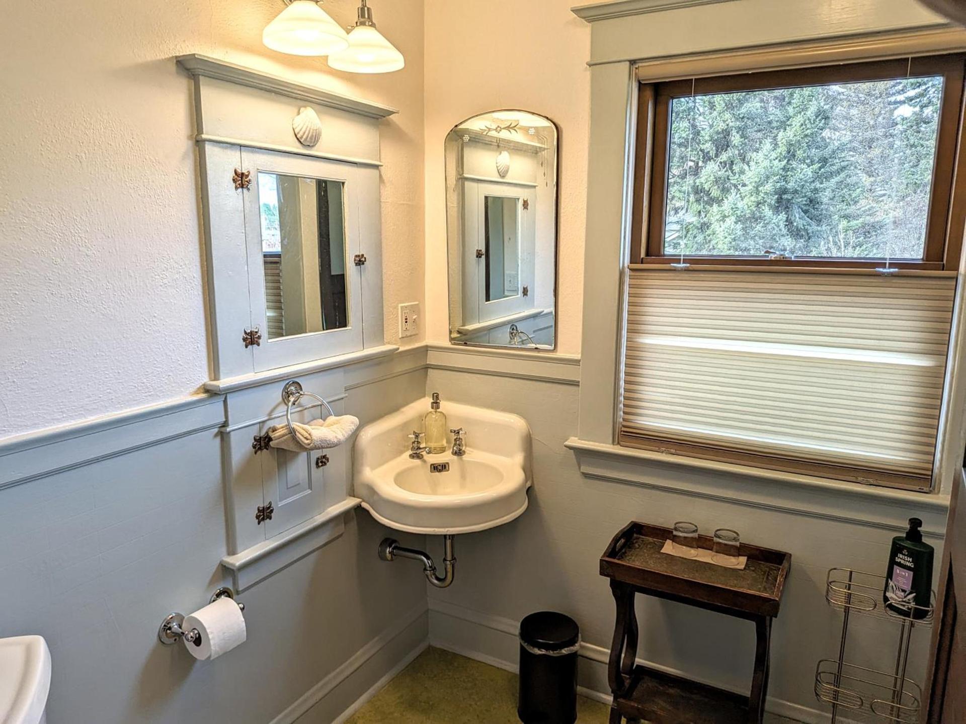 Bluebird Guesthouse photo 34