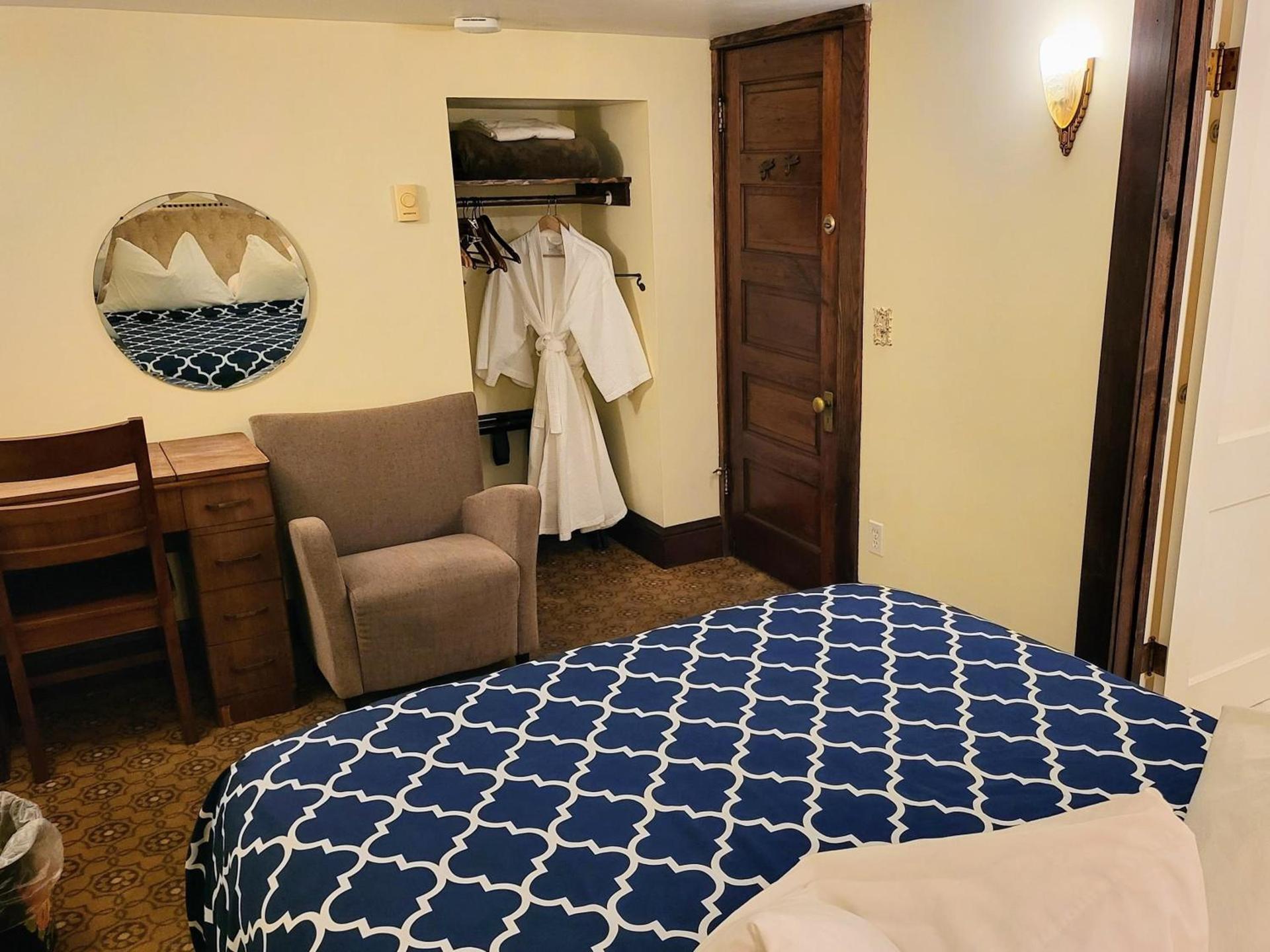 Bluebird Guesthouse photo 45