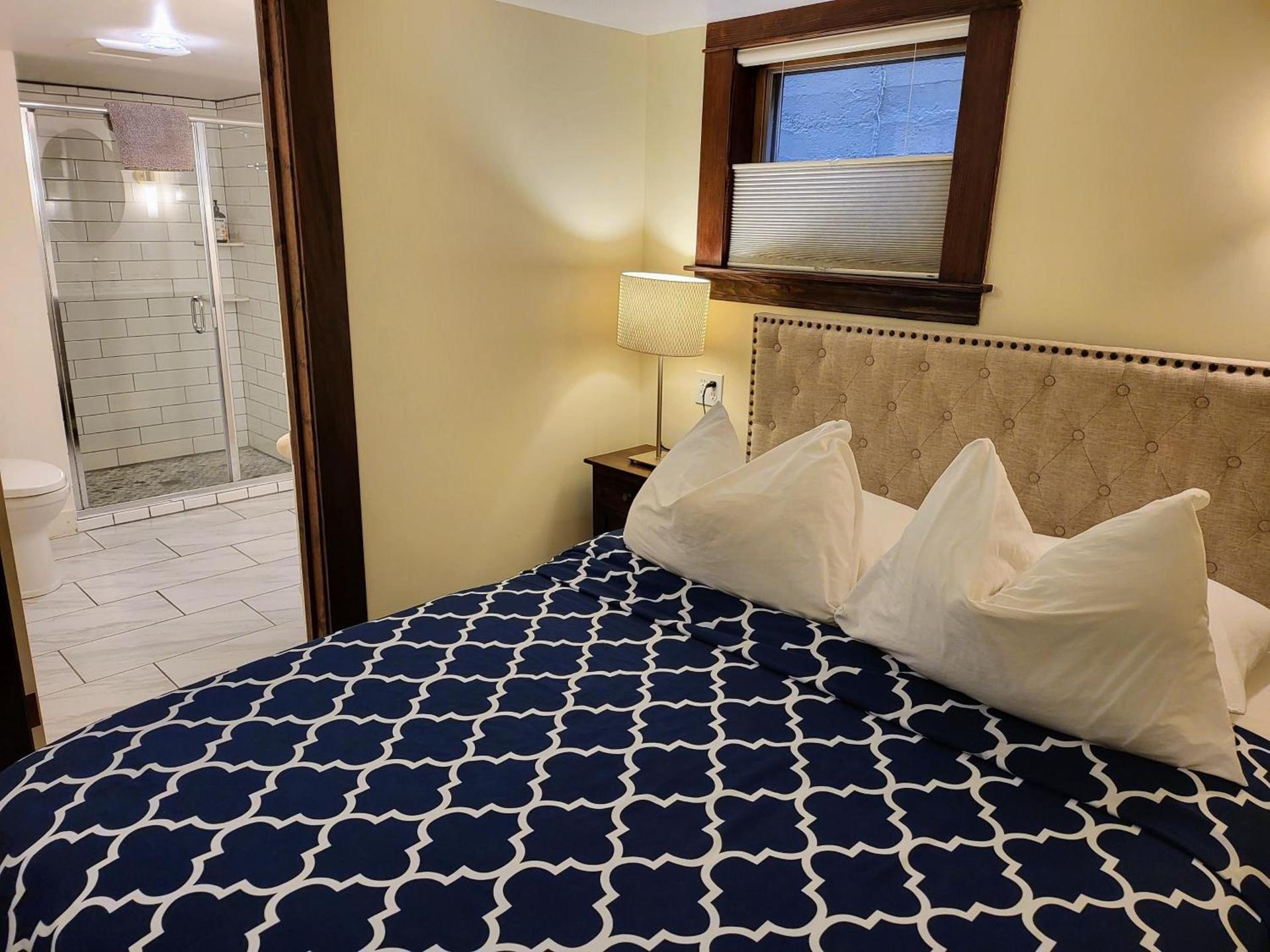 Bluebird Guesthouse photo 43