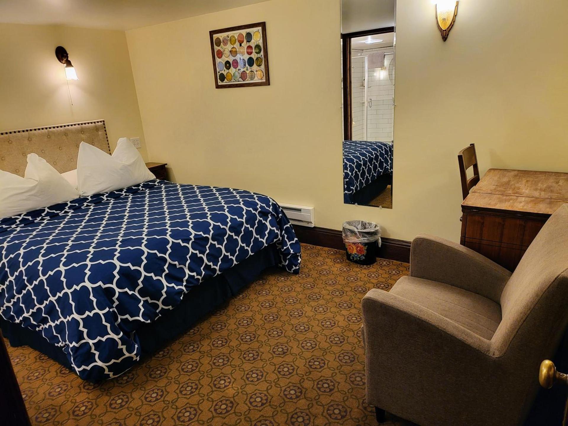 Bluebird Guesthouse photo 42