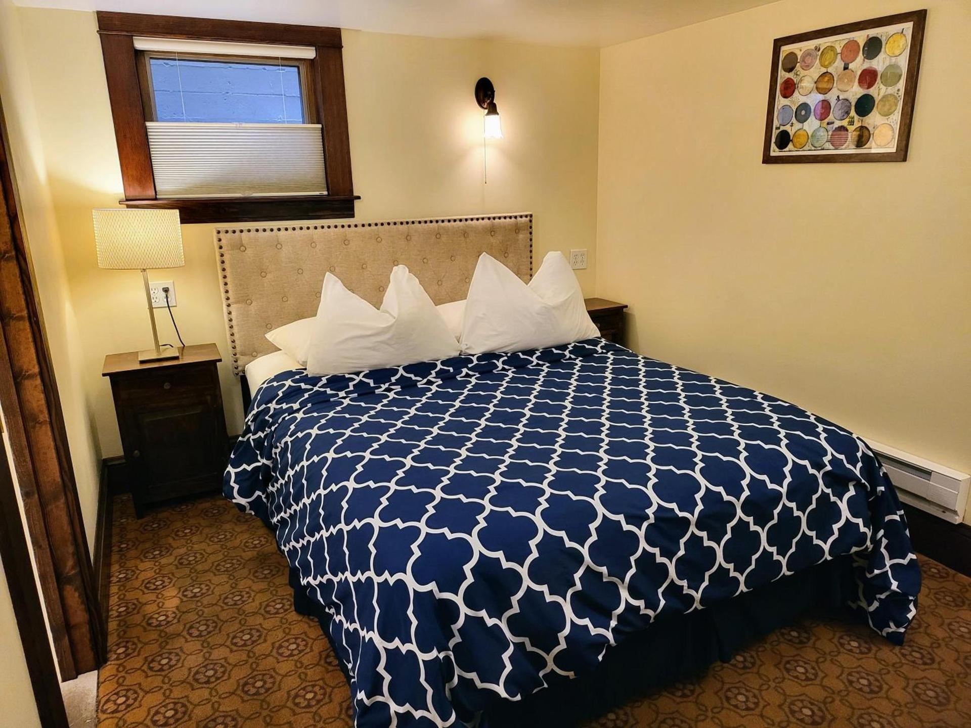 Bluebird Guesthouse photo 41