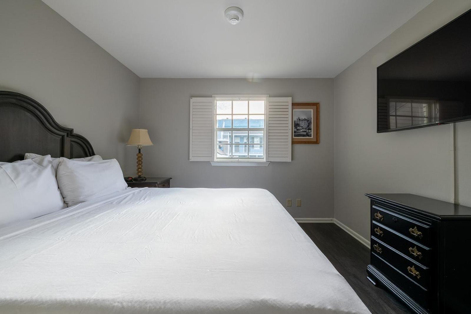 French Quarter Suites Hotel photo 88