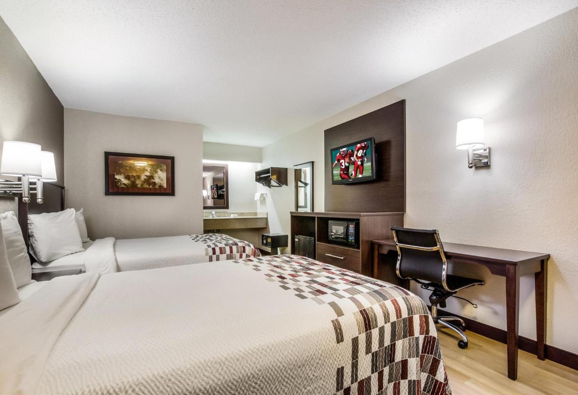 Red Roof Inn Lexington photo 15