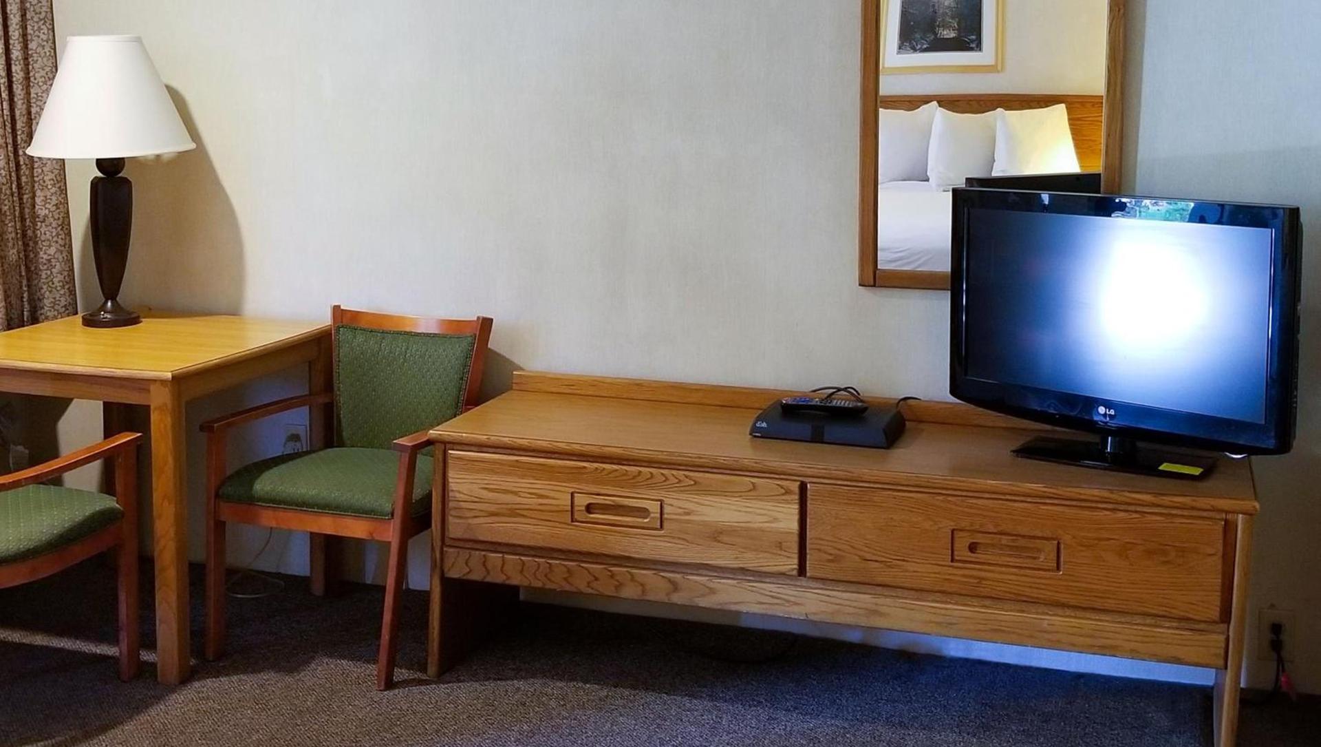 Magnuson Hotel Ely photo 30