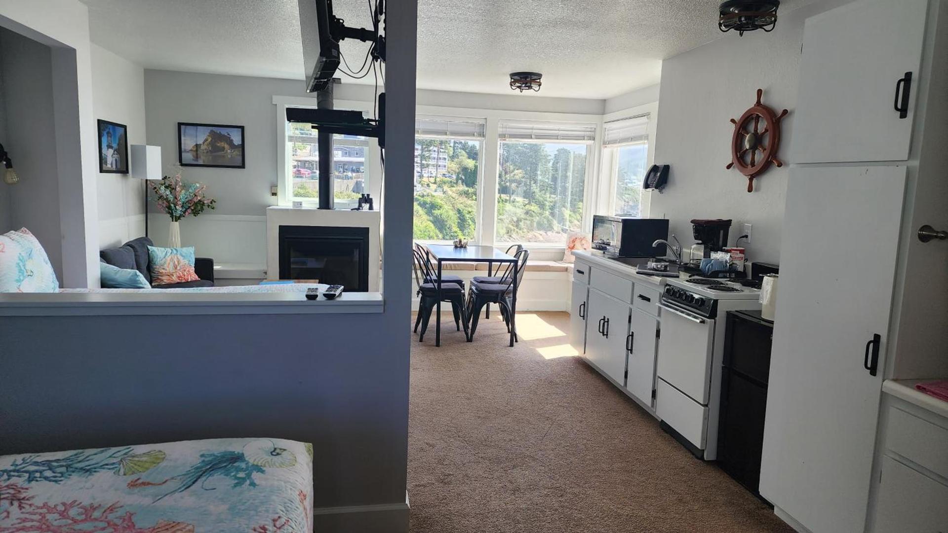 Inn at Arch Rock photo 33