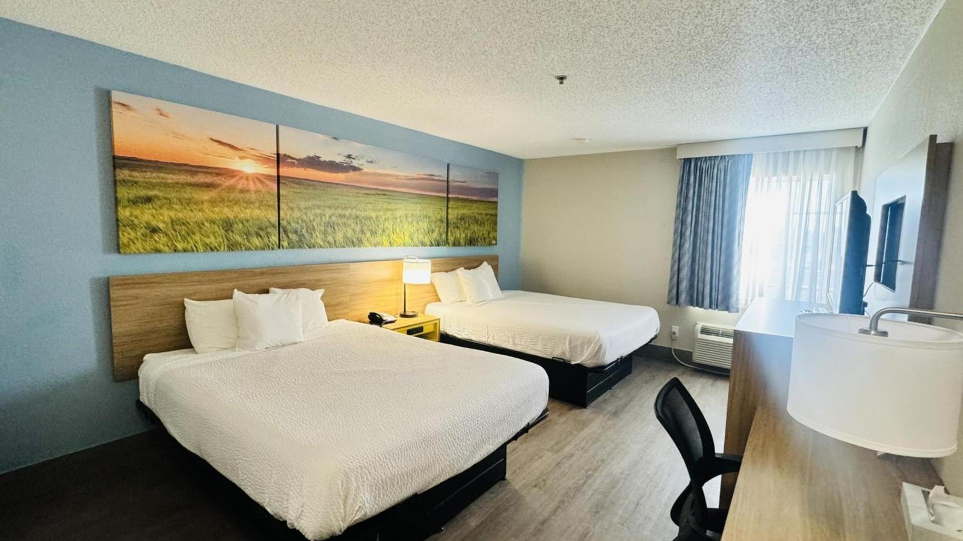 Days Inn by Wyndham Shawnee photo 19