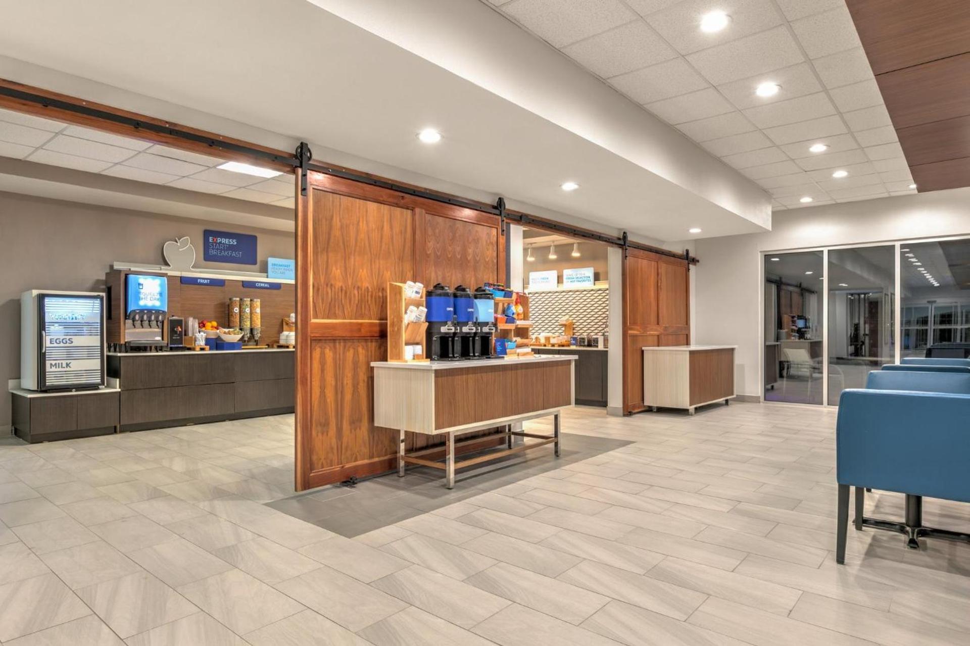 Holiday Inn Express - San Antonio East I-10 by IHG photo 32