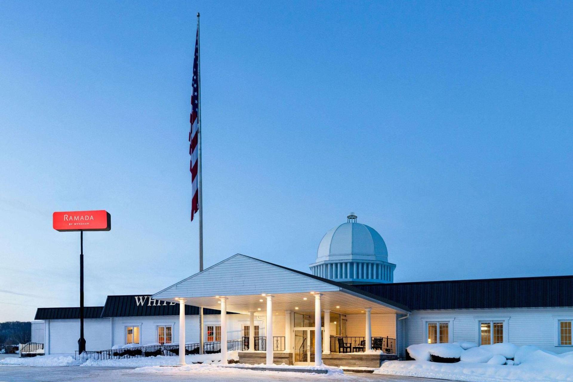 Ramada by Wyndham Richland Center photo 3