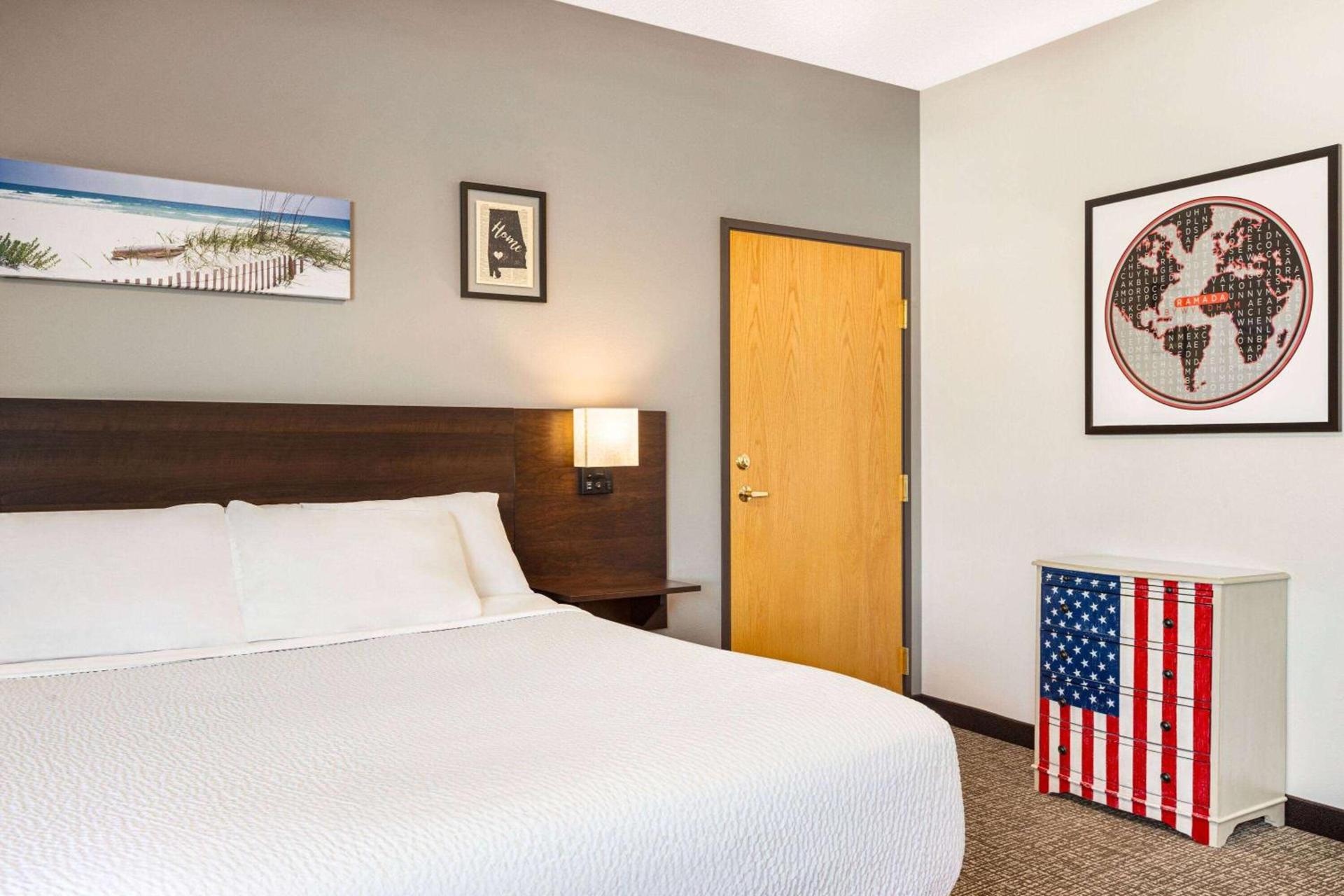 Ramada by Wyndham Richland Center photo 10