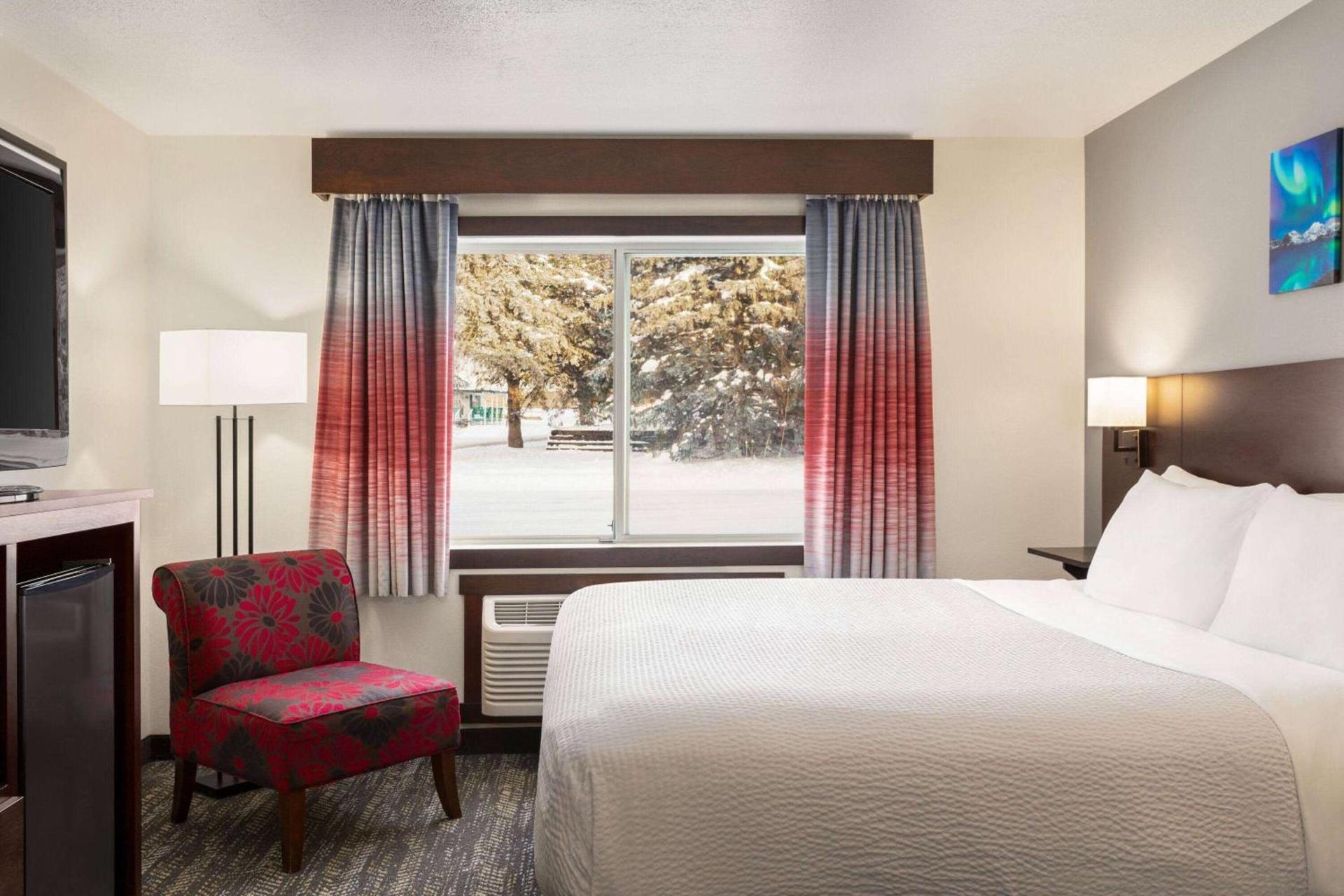 Ramada by Wyndham Richland Center photo 16
