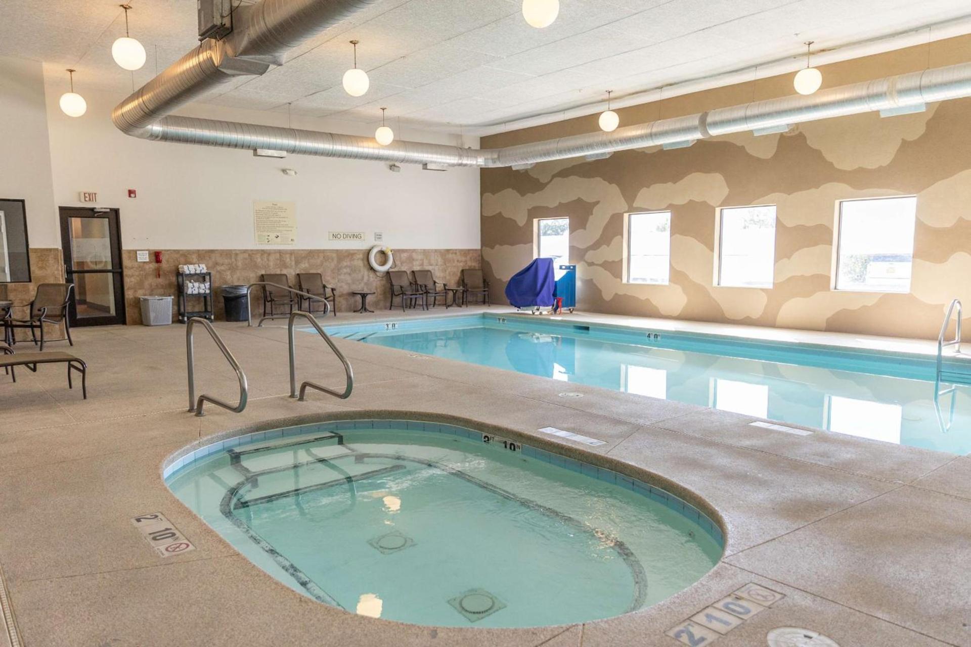 Hampton Inn & Suites Scottsbluff photo 5