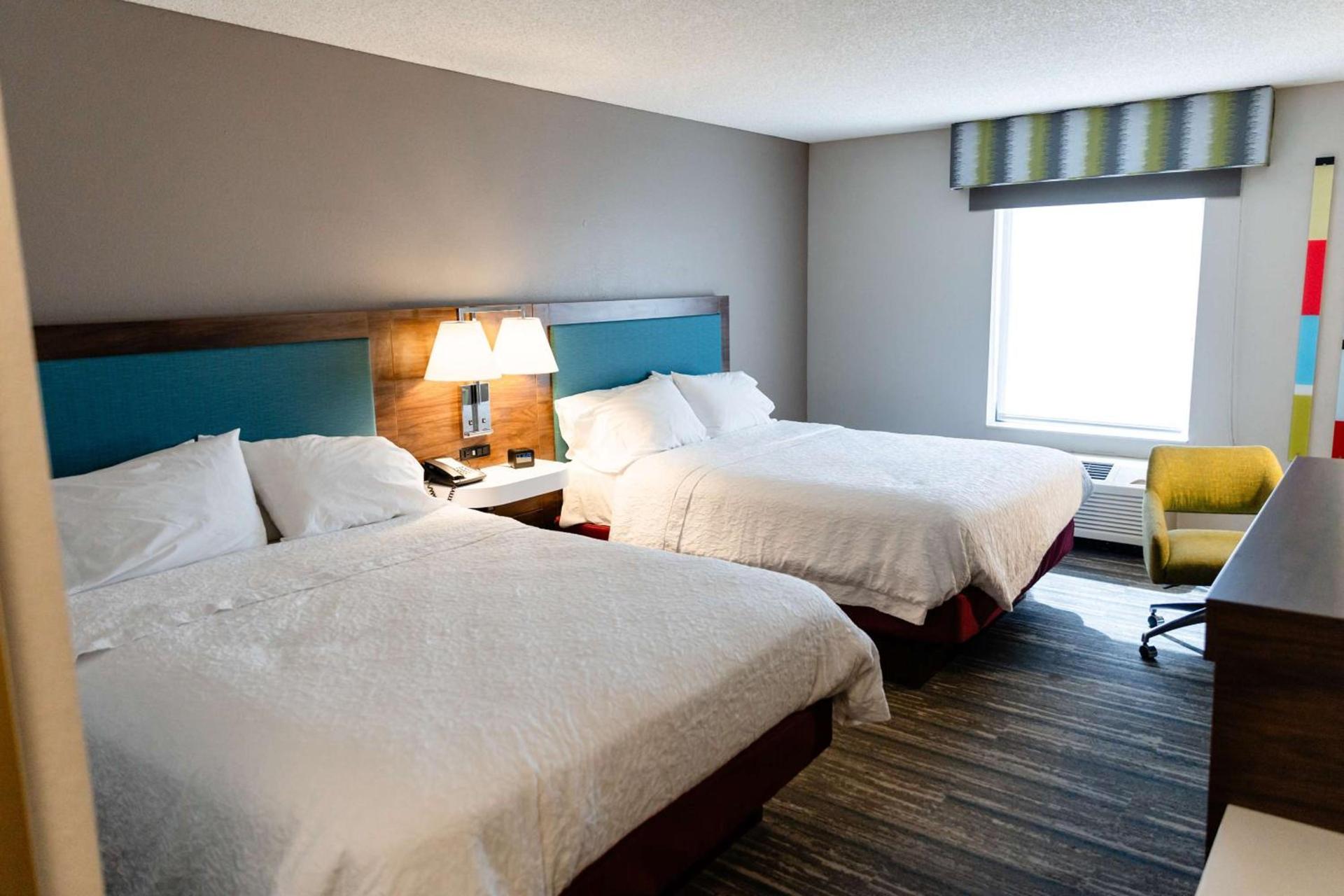 Hampton Inn & Suites Scottsbluff photo 8
