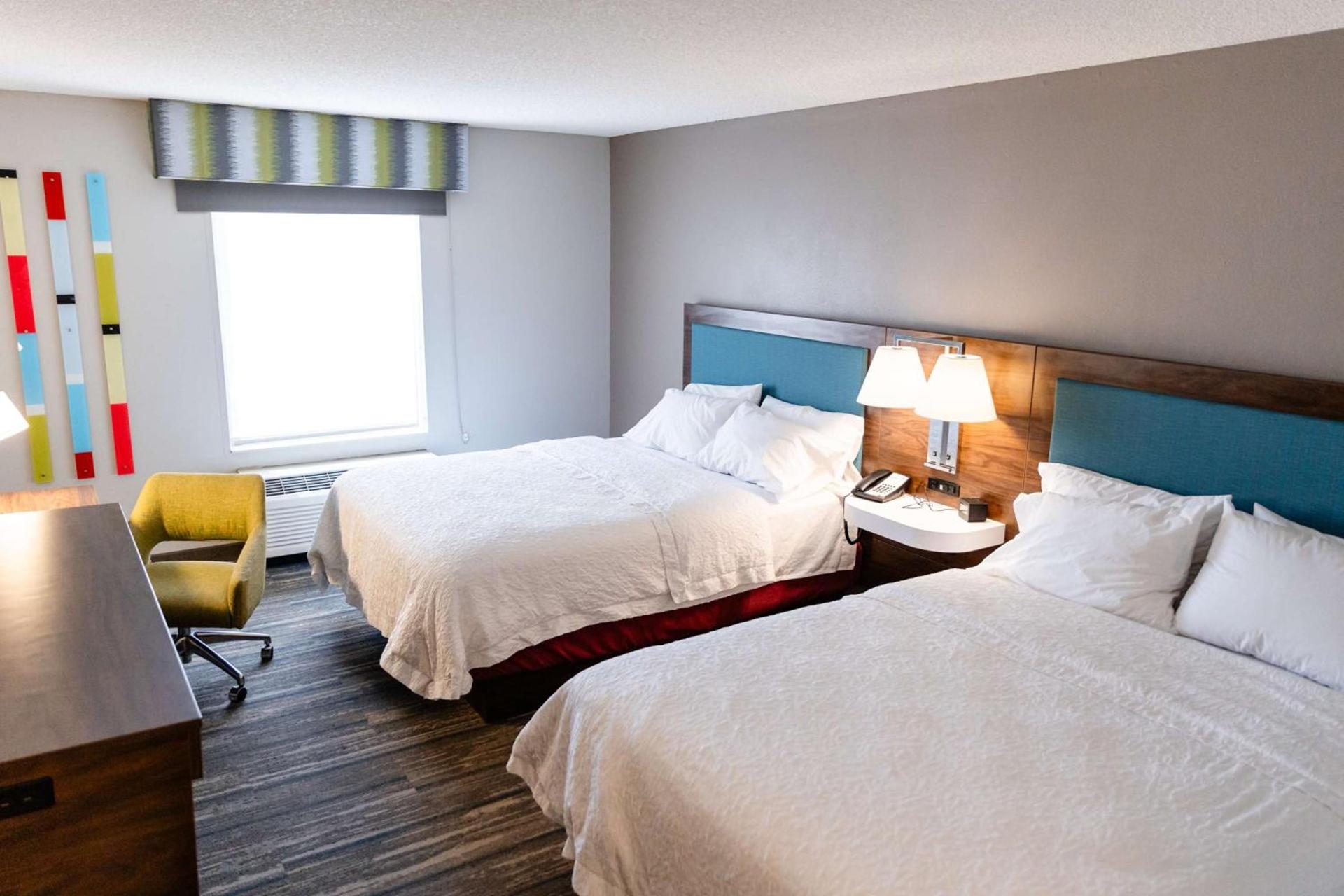 Hampton Inn & Suites Scottsbluff photo 12