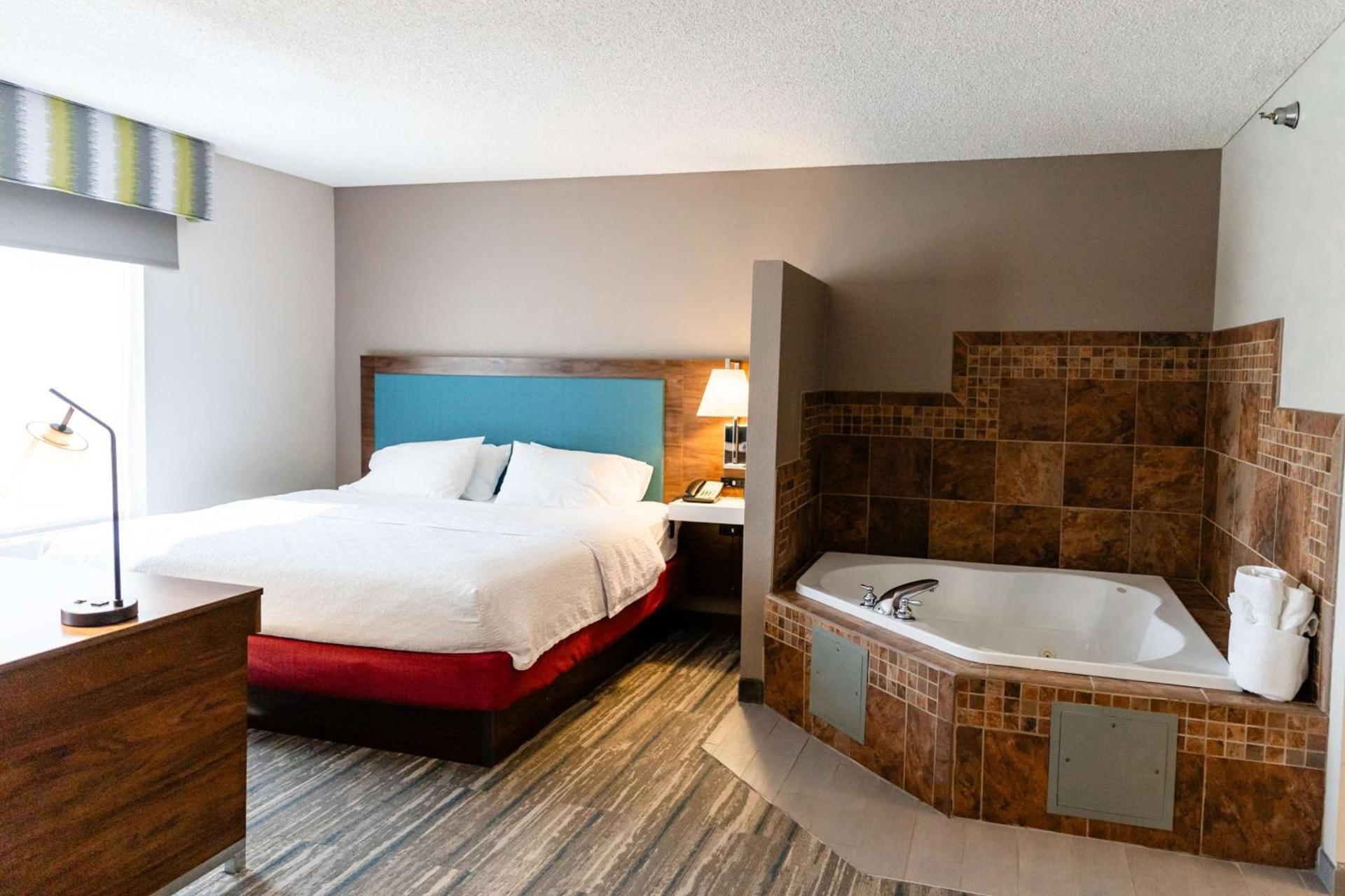 Hampton Inn & Suites Scottsbluff photo 24