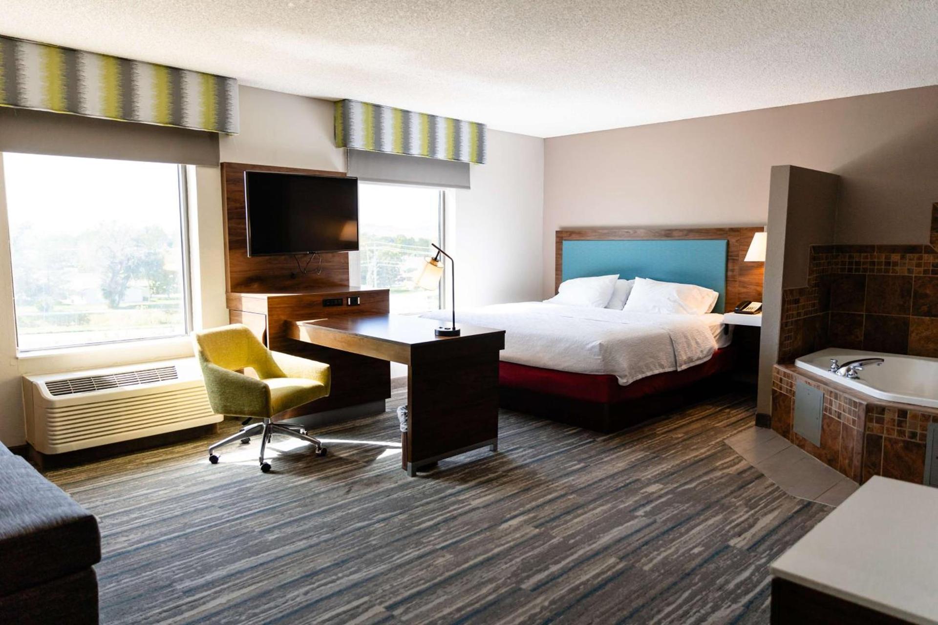 Hampton Inn & Suites Scottsbluff photo 25