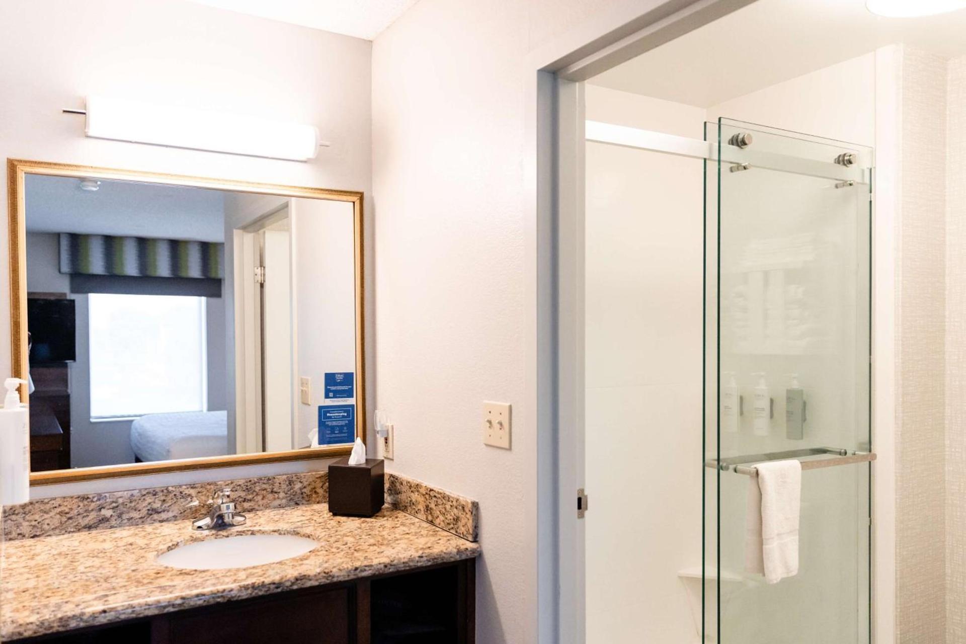 Hampton Inn & Suites Scottsbluff photo 31