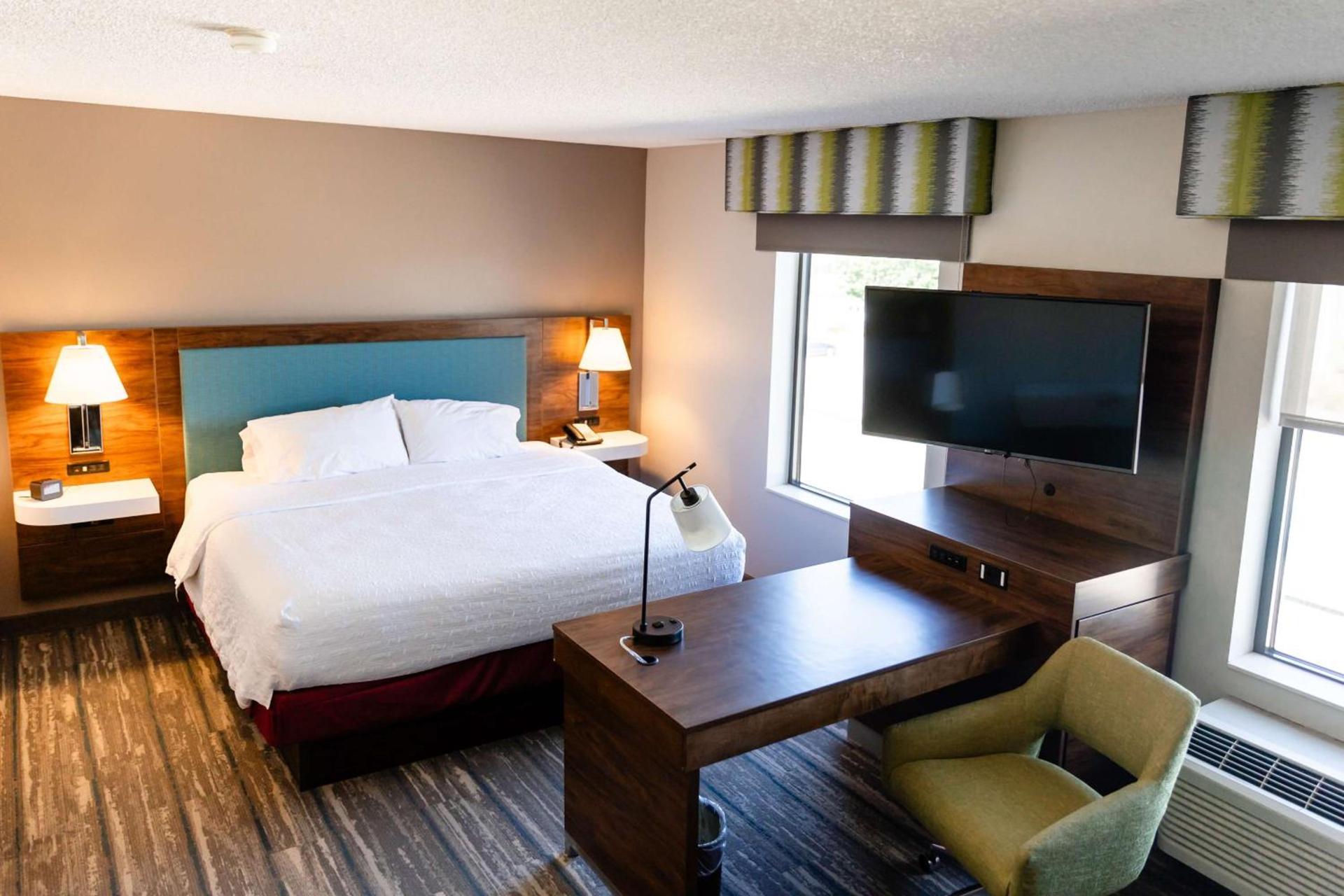 Hampton Inn & Suites Scottsbluff photo 36