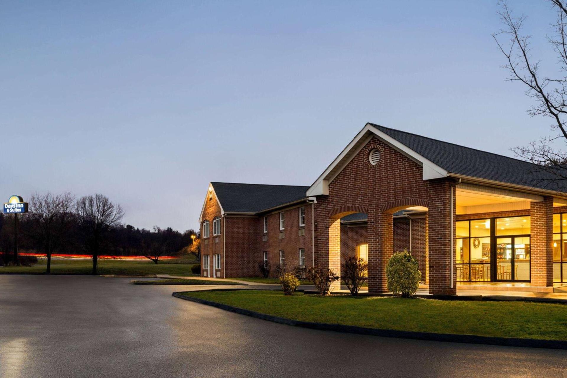 Days Inn & Suites by Wyndham Lancaster Amish Country photo 17