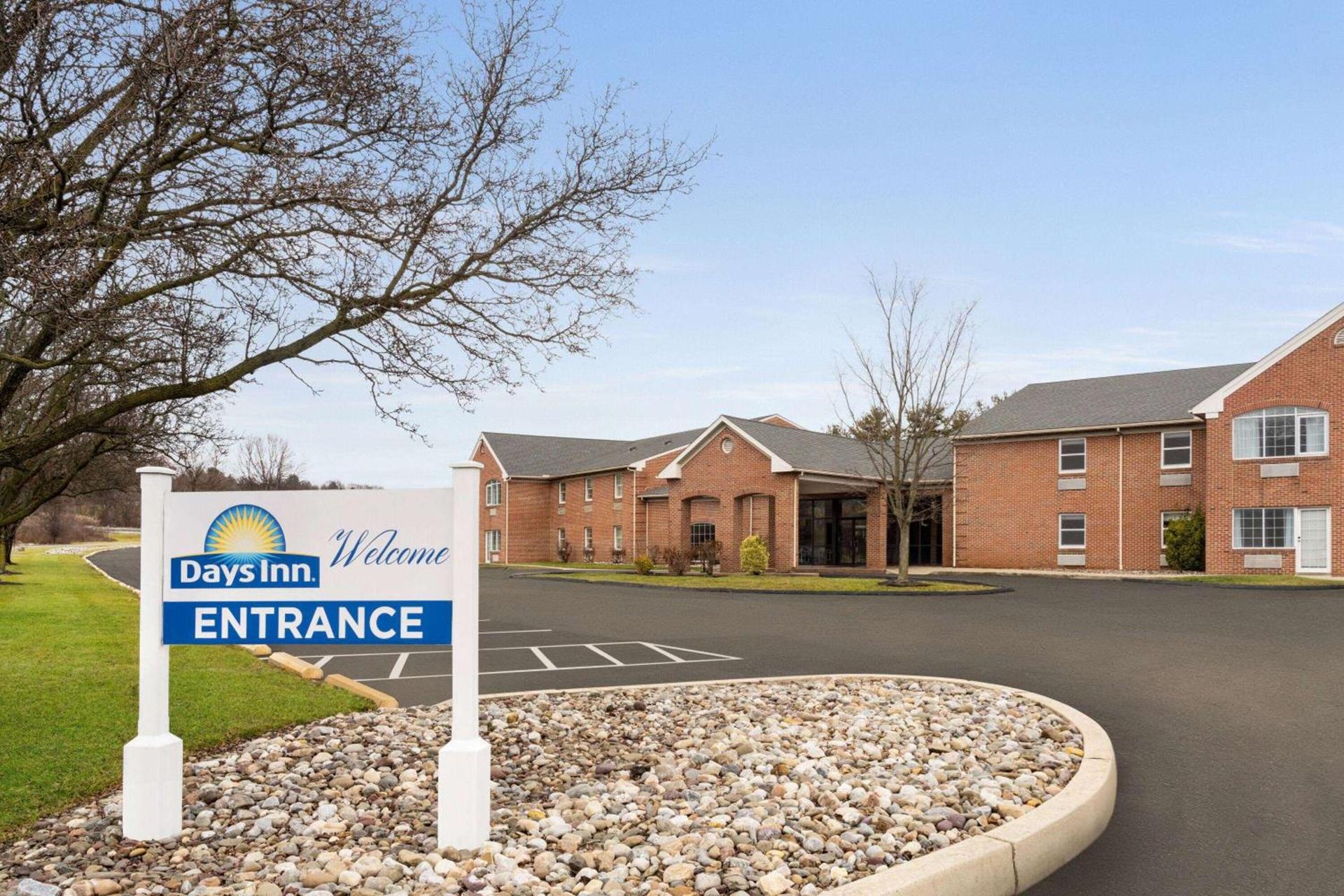 Days Inn & Suites by Wyndham Lancaster Amish Country photo 19