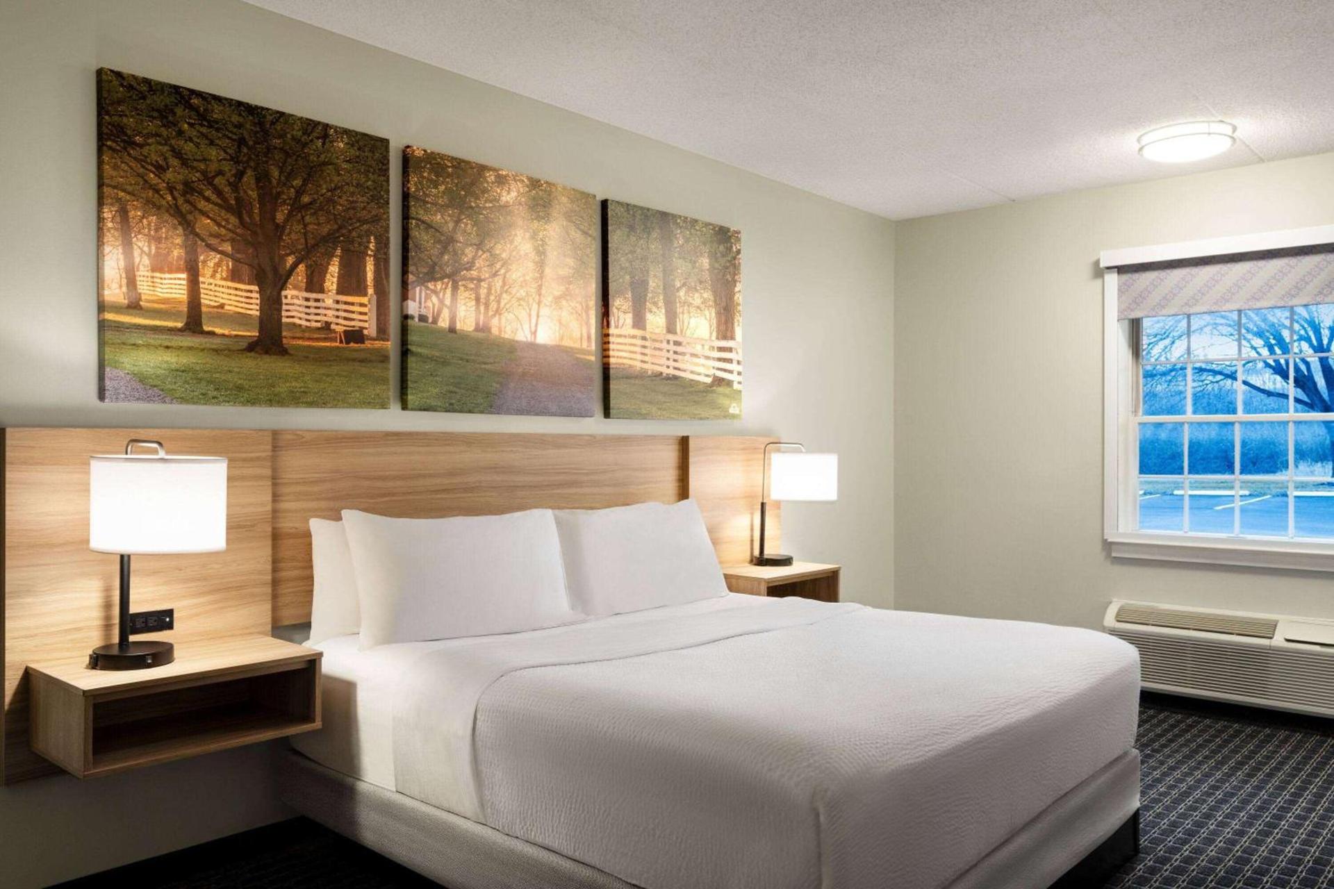 Days Inn & Suites by Wyndham Lancaster Amish Country photo 26