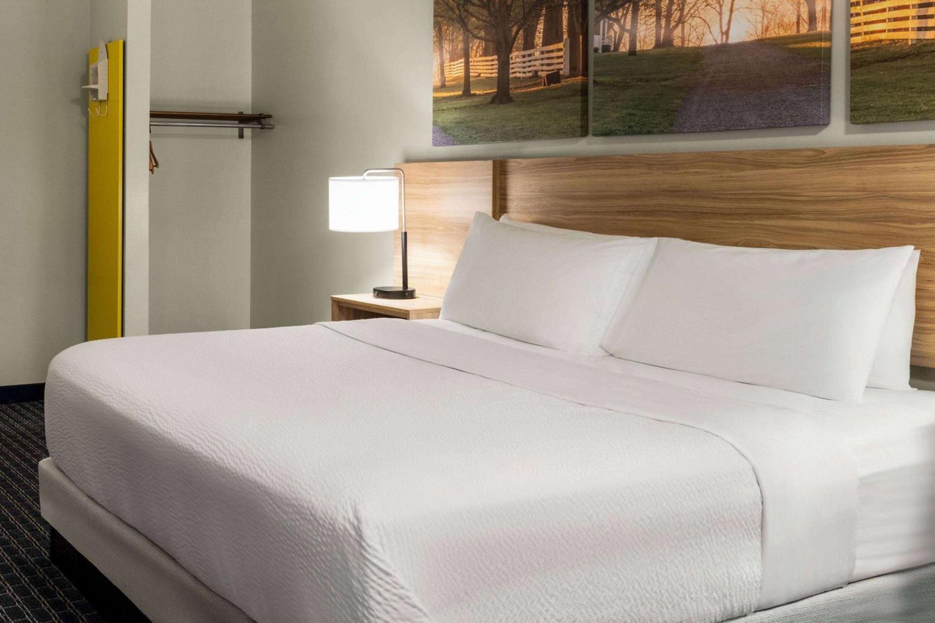 Days Inn & Suites by Wyndham Lancaster Amish Country photo 27