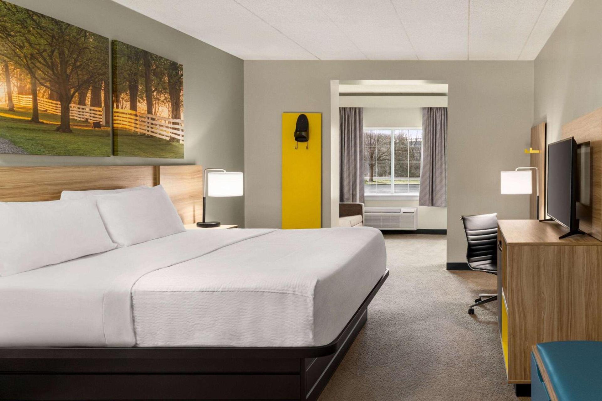 Days Inn & Suites by Wyndham Lancaster Amish Country photo 43