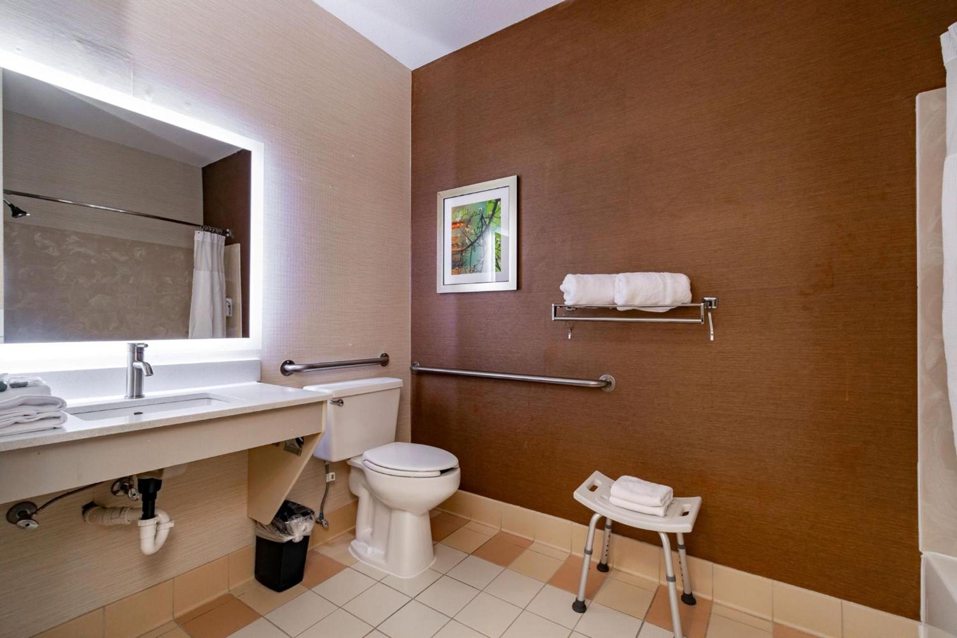 Wingate by Wyndham Great Falls photo 26